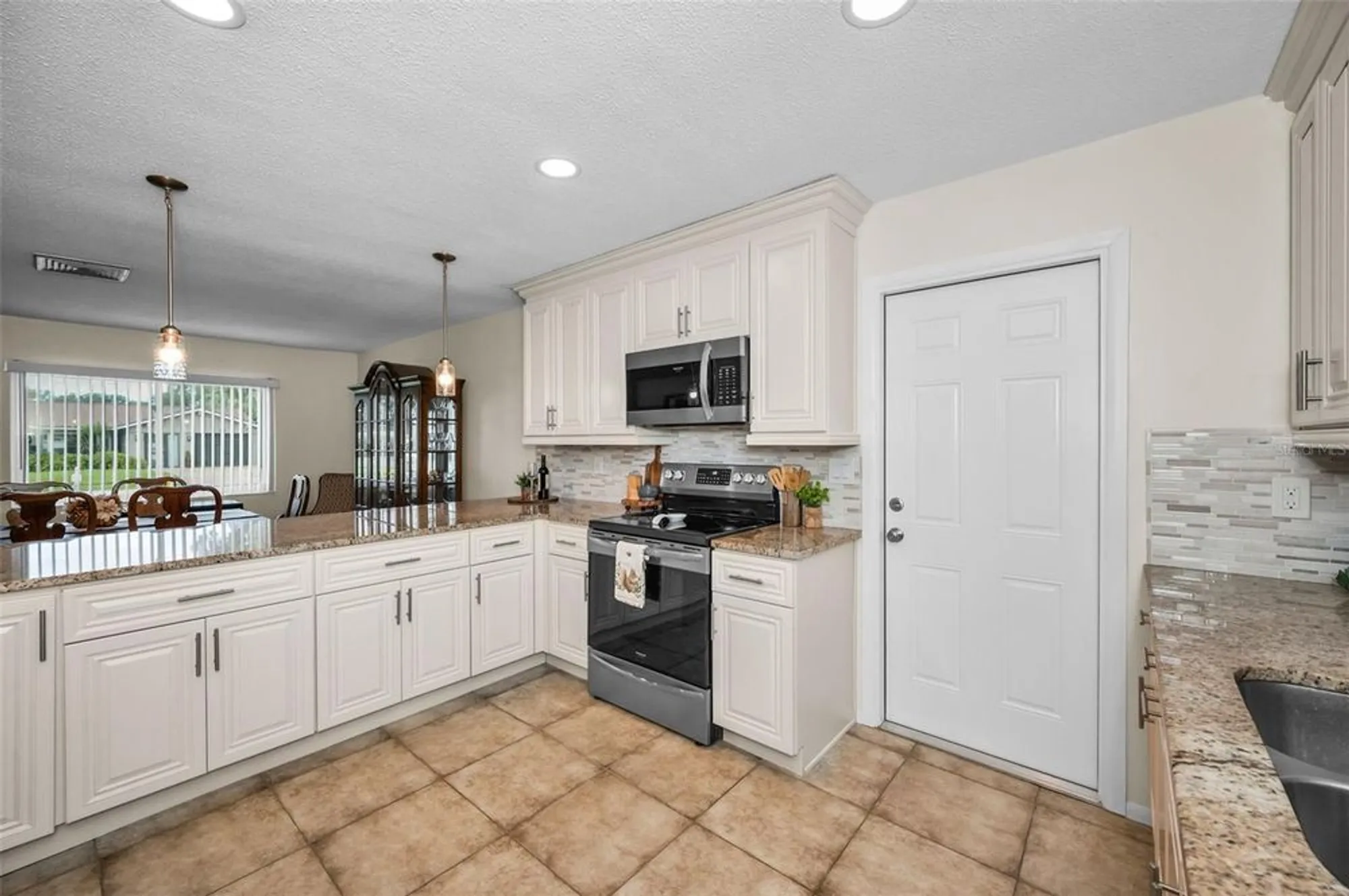 Property Slideshow image 18 of 70 | 921 anchorage ln, Palm Harbor, FL, 34685