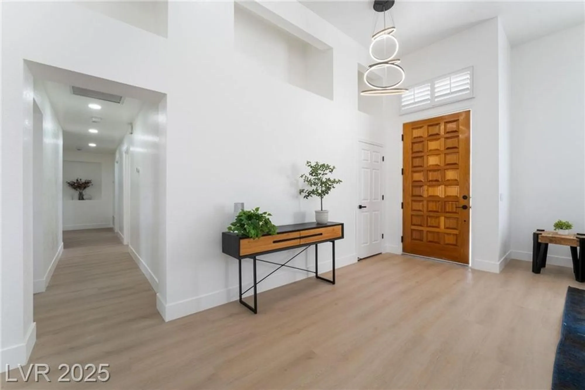 Property Slideshow image 11 of 57 | 2528 sunup dr, Las Vegas, NV, 89134