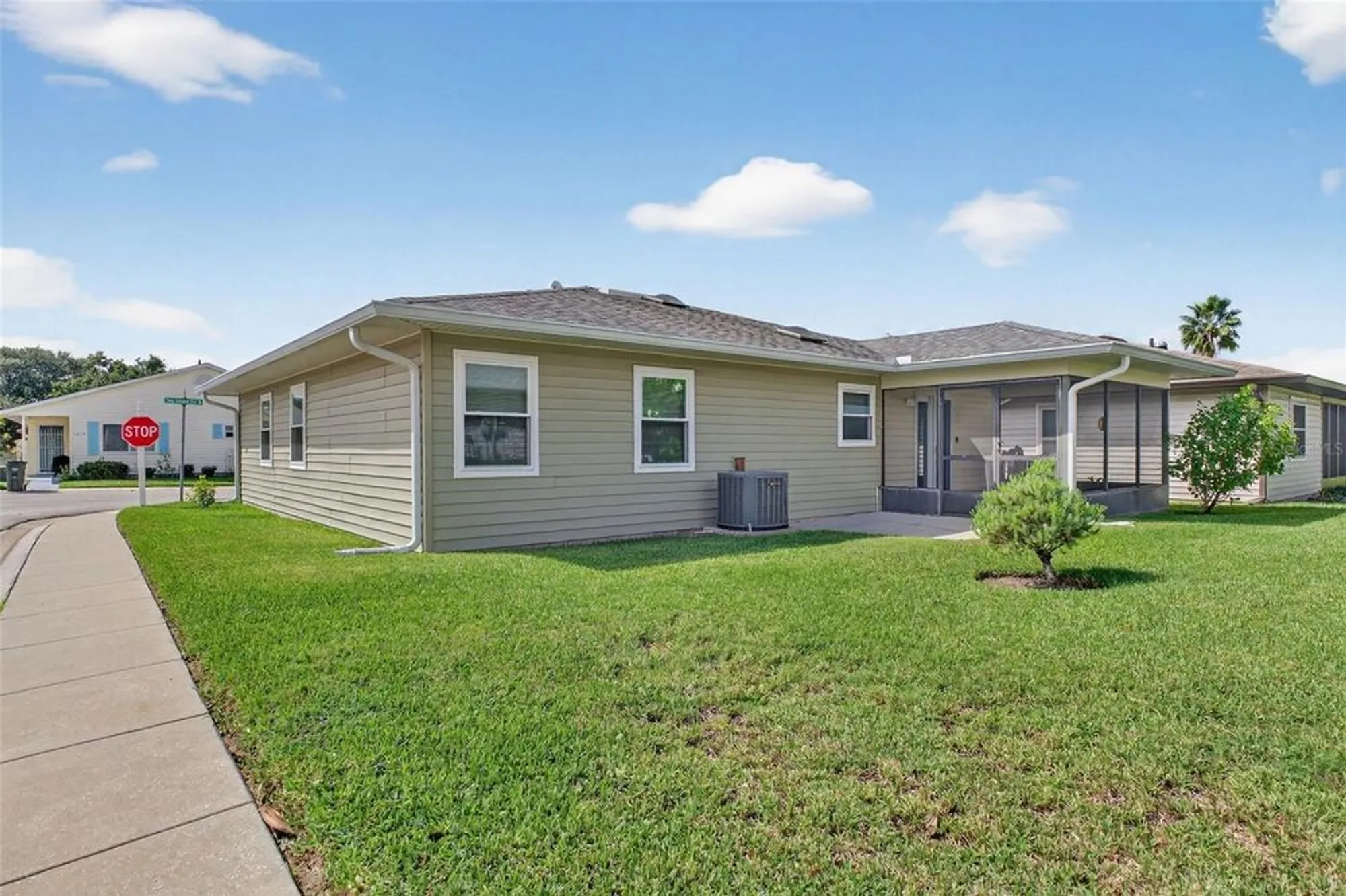 Property Slideshow image 27 of 42 | 2243 sea island cir, Lakeland, FL, 33810