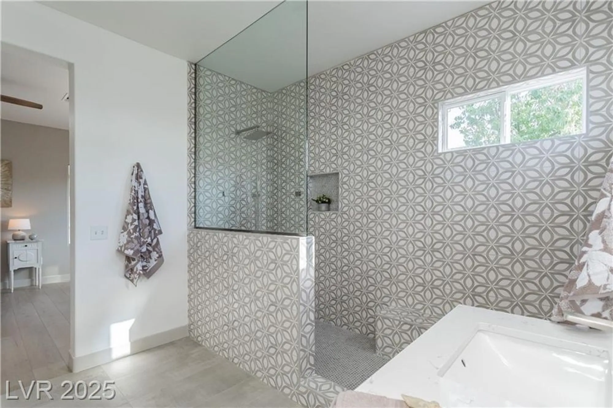 Property Slideshow image 37 of 72 | 2589 evansville ave, Henderson, NV, 89052
