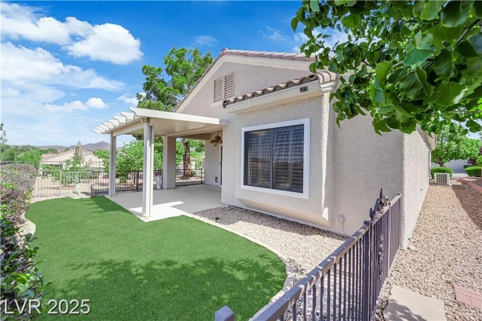 Property Slideshow image 21 of 24 | 2504 libretto ave, Henderson, NV, 89052