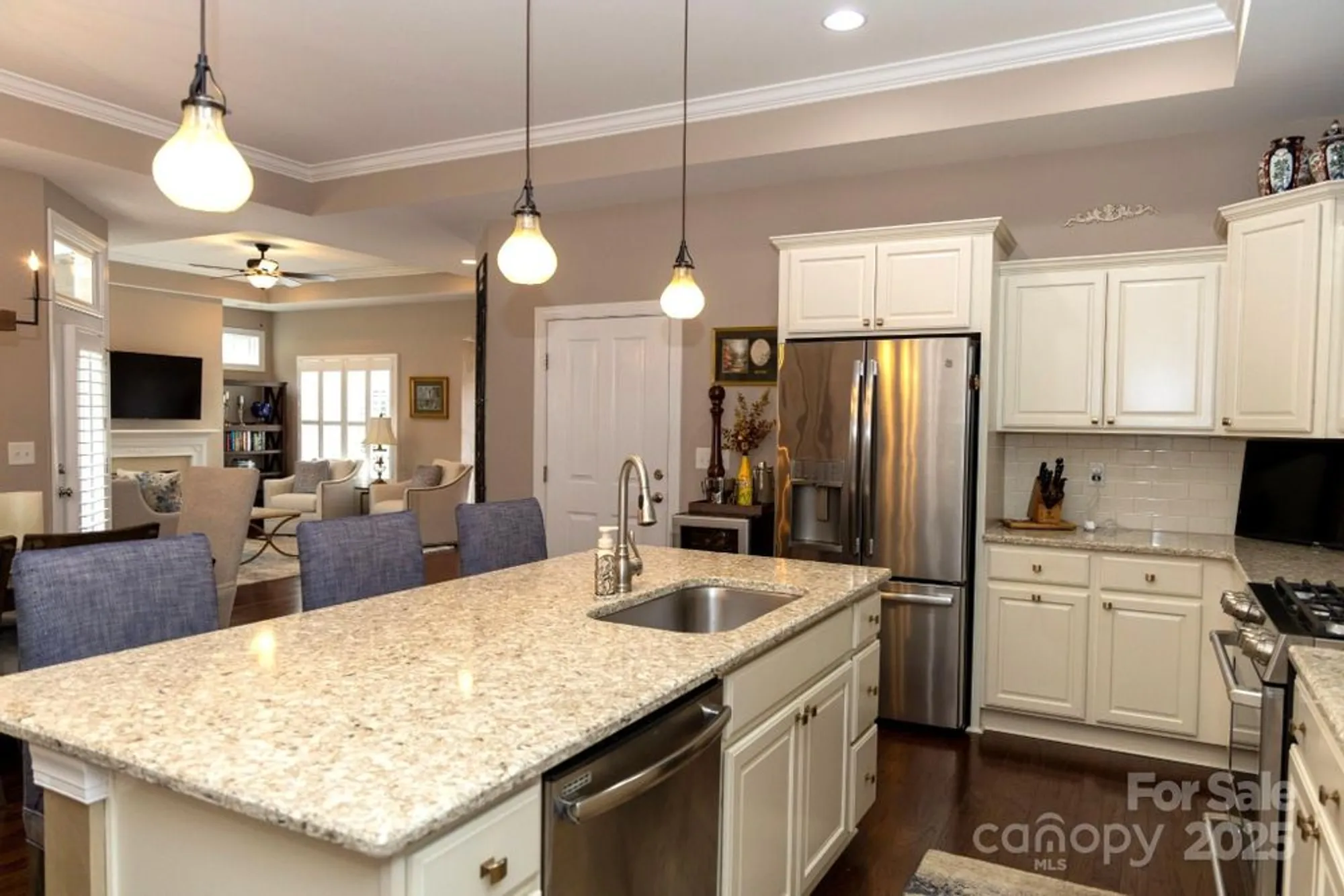 Property Slideshow image 9 of 31 | 16116 lakeside loop ln, Cornelius, NC, 28031