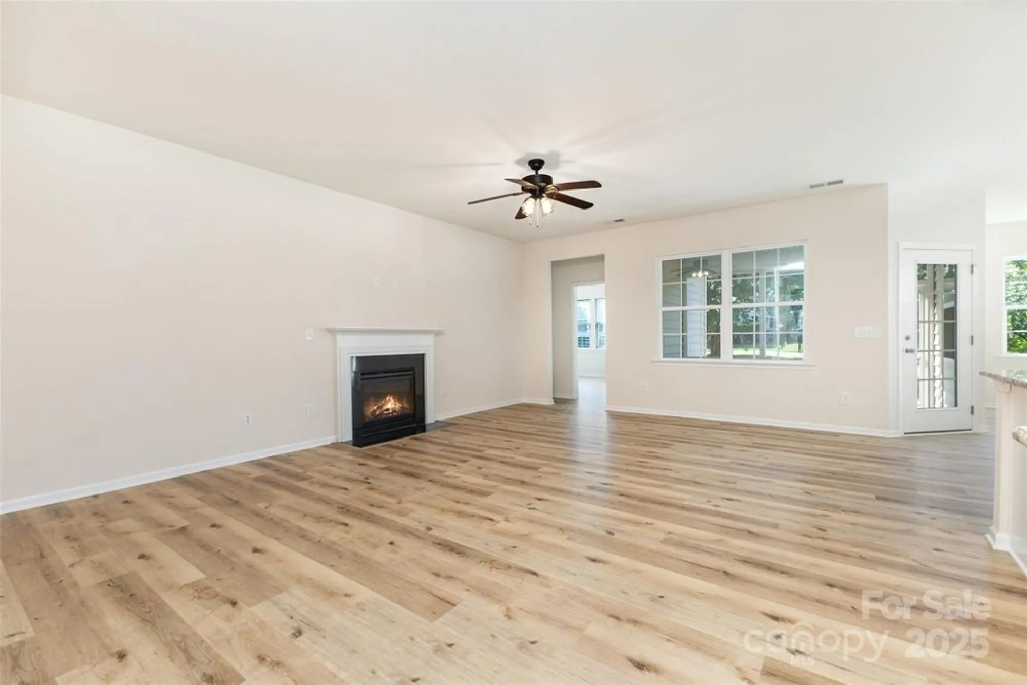 Property Slideshow image 10 of 28 | 6007 edinburgh ln, Fort Mill, SC, 29707