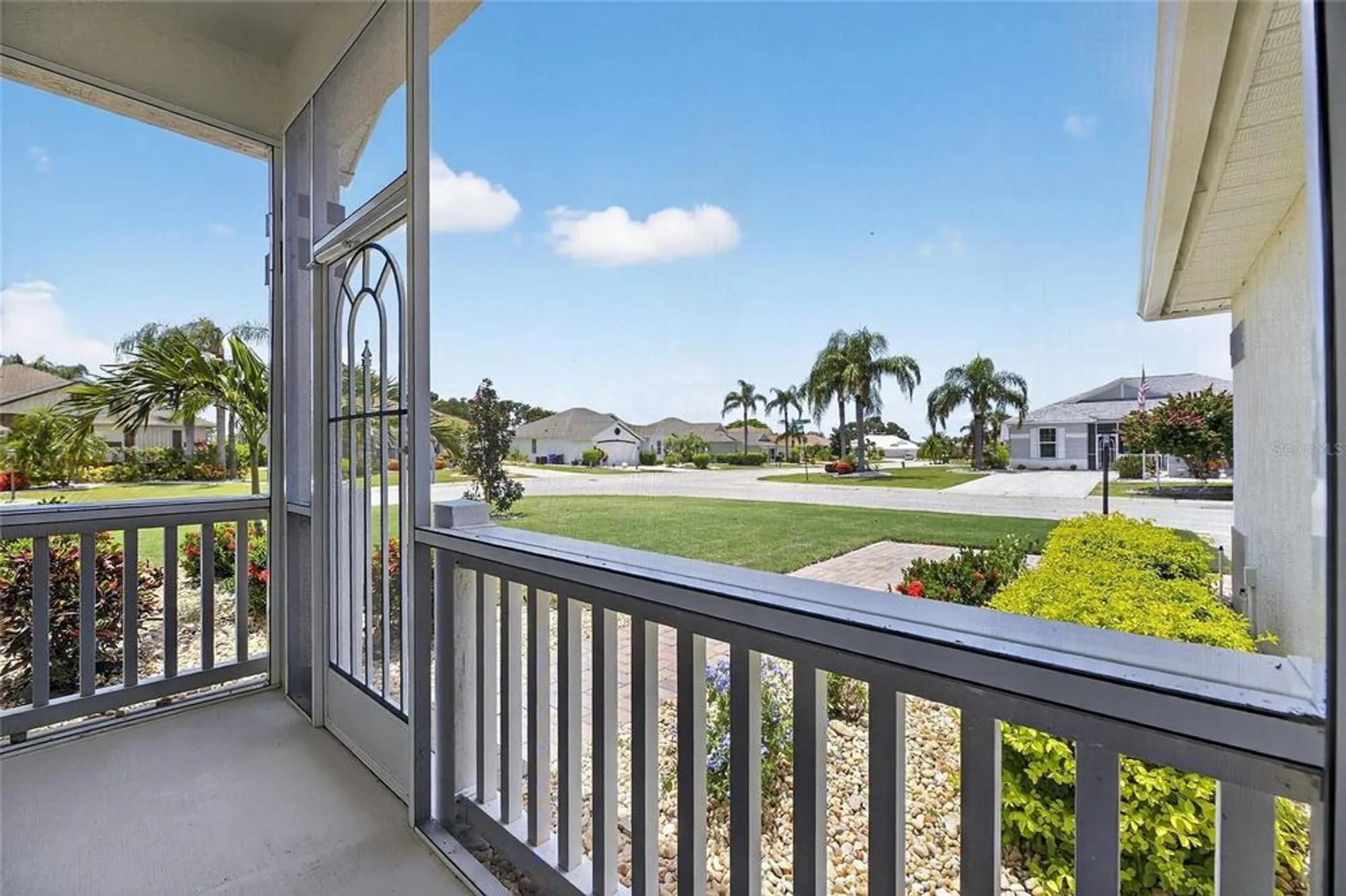 Property Slideshow image 5 of 49 | 1103 villeroy dr, Sun City Center, FL, 33573