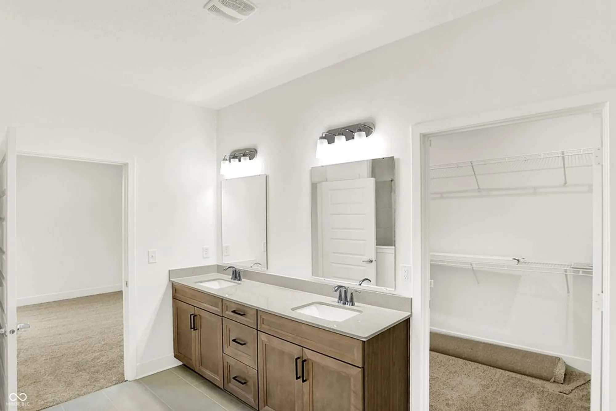 Property Slideshow image 35 of 52 | 5076 foxley park ln, Avon, IN, 46123