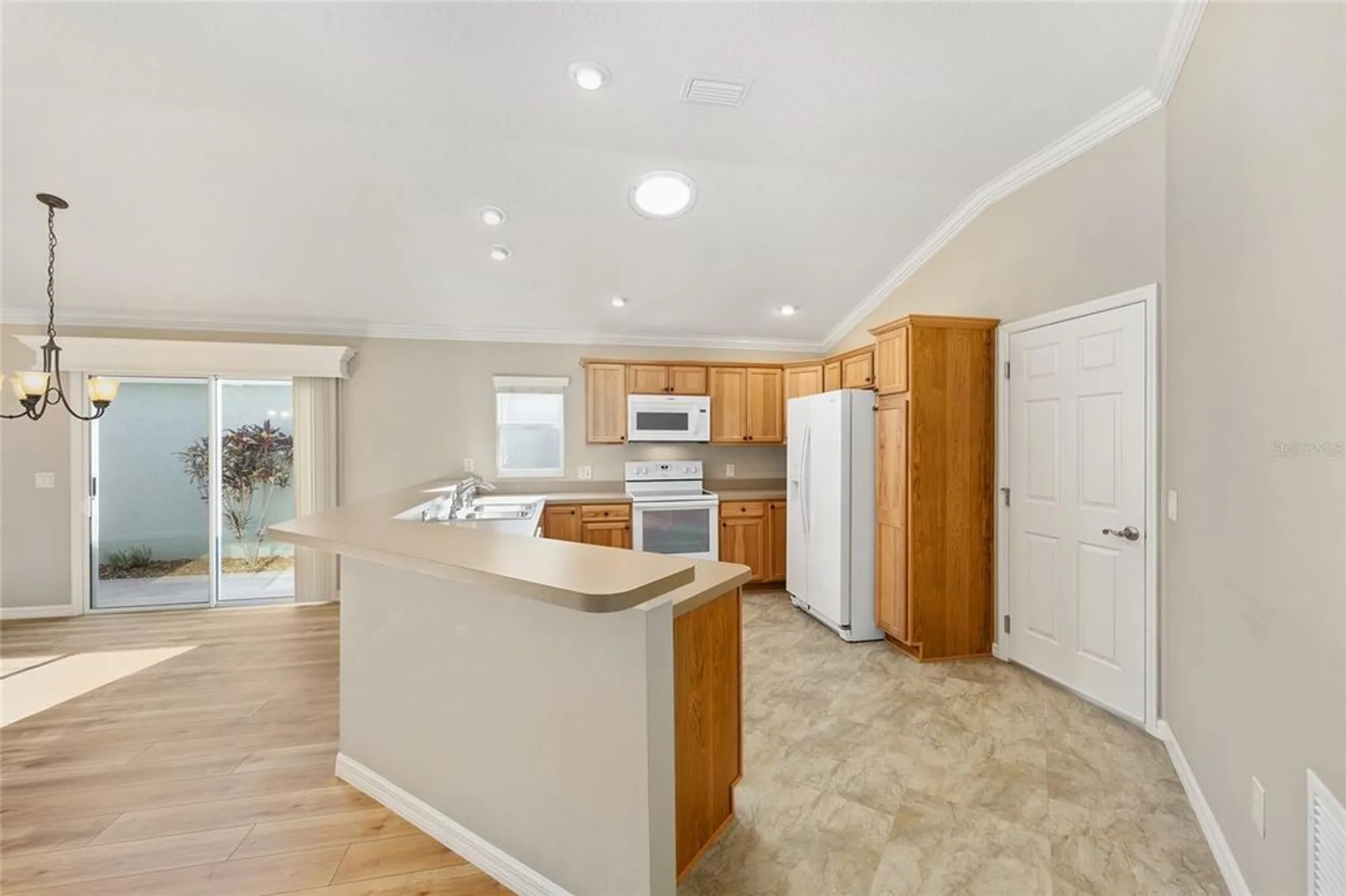 Property Slideshow image 13 of 59 | 1057 carver ct, The Villages, FL, 32163