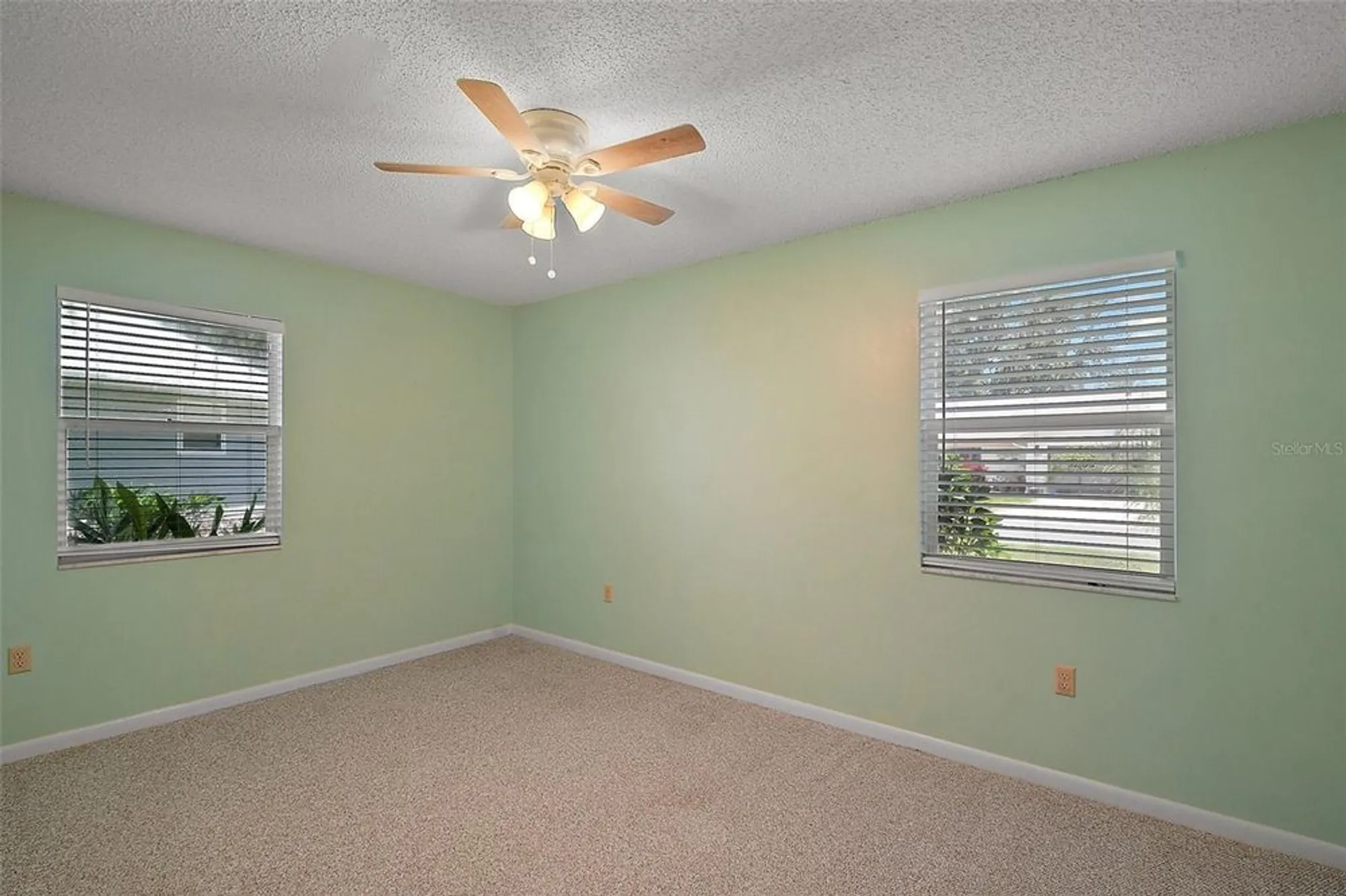 Property Slideshow image 25 of 41 | 5618 rosewall cir, Leesburg, FL, 34748