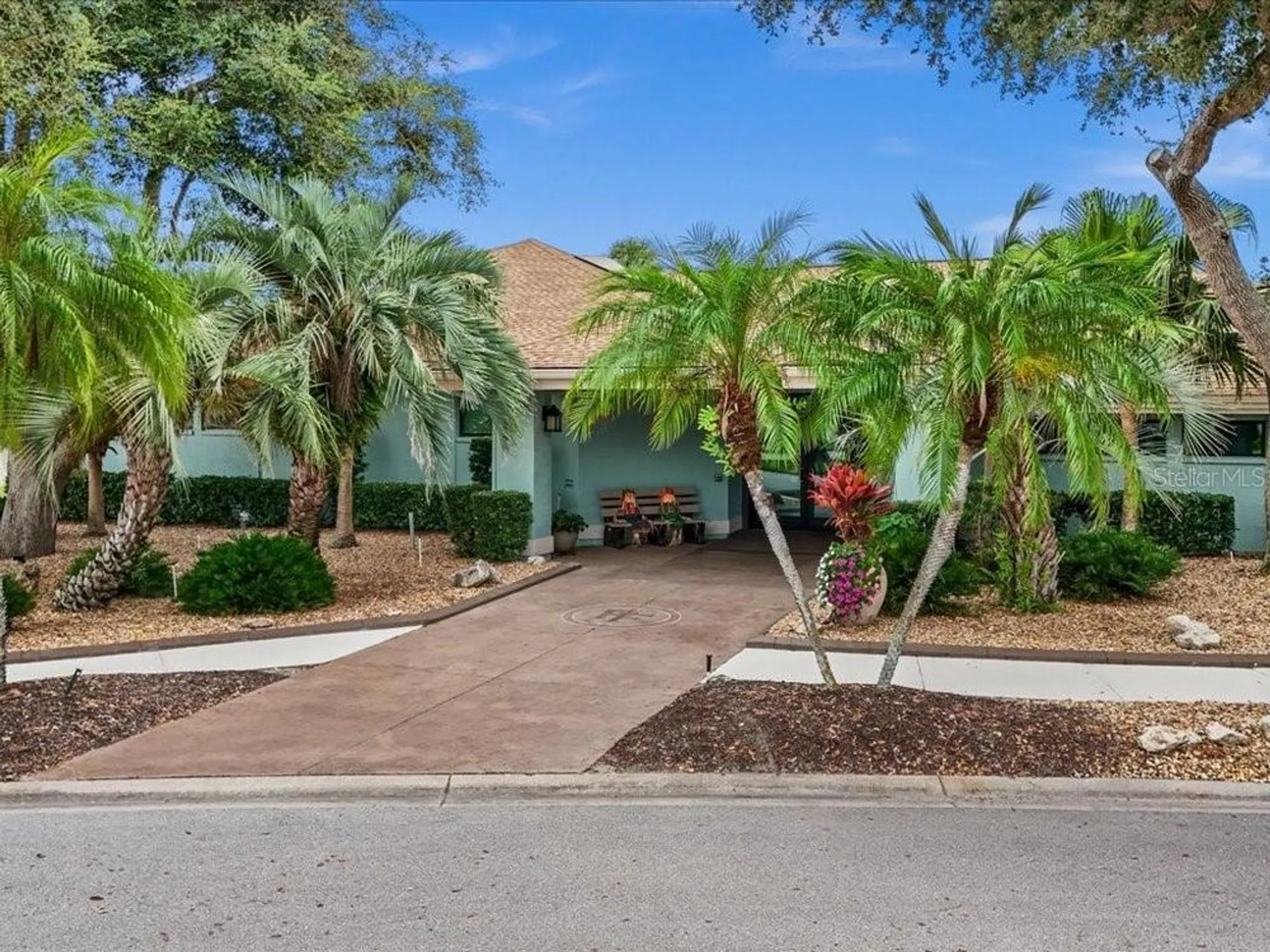 Property Slideshow image 28 of 38 | 404 cypress forest dr, Englewood, FL, 34223