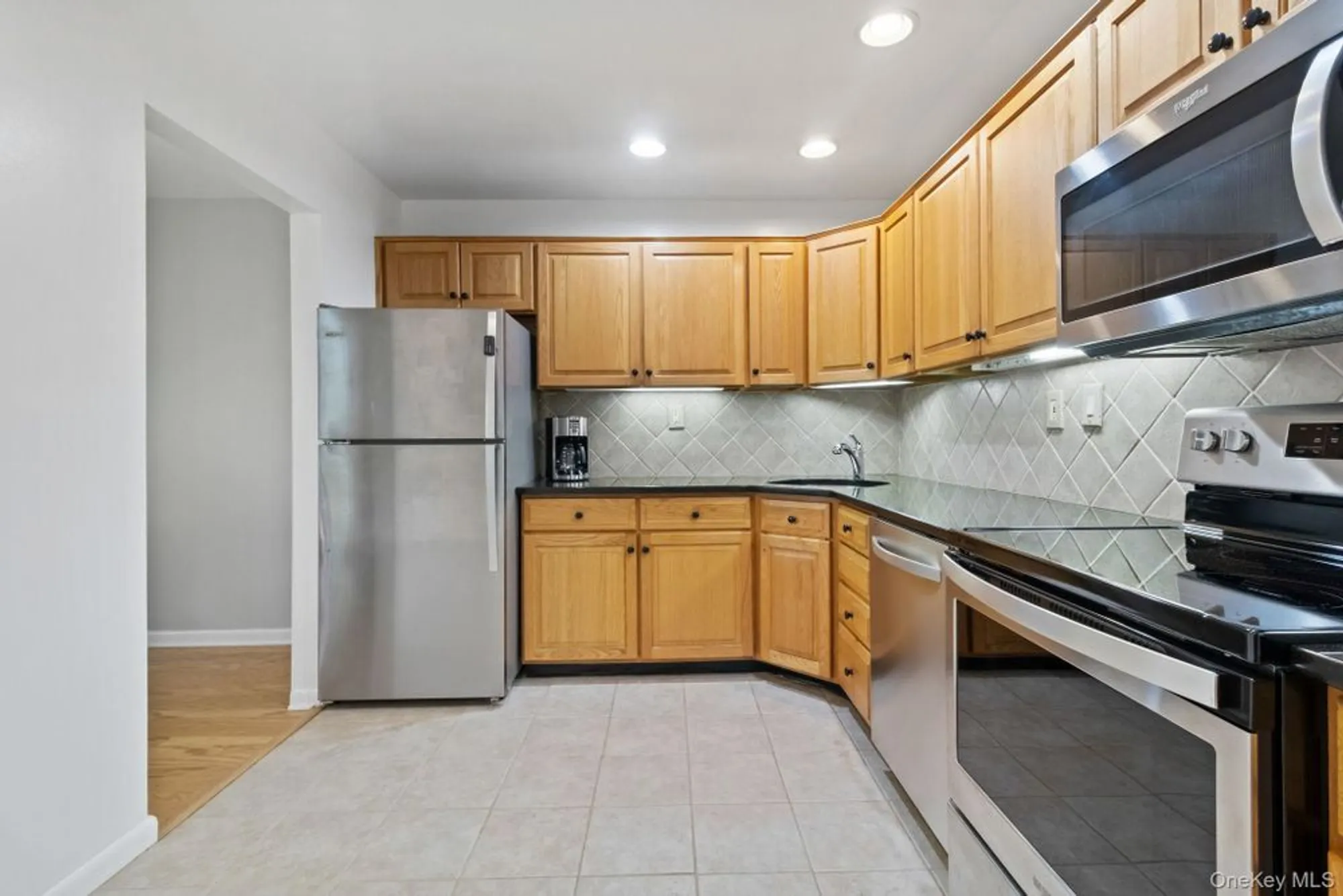 Property Slideshow image 12 of 28 | 148 flintlock way d, Yorktown Heights, NY, 10598