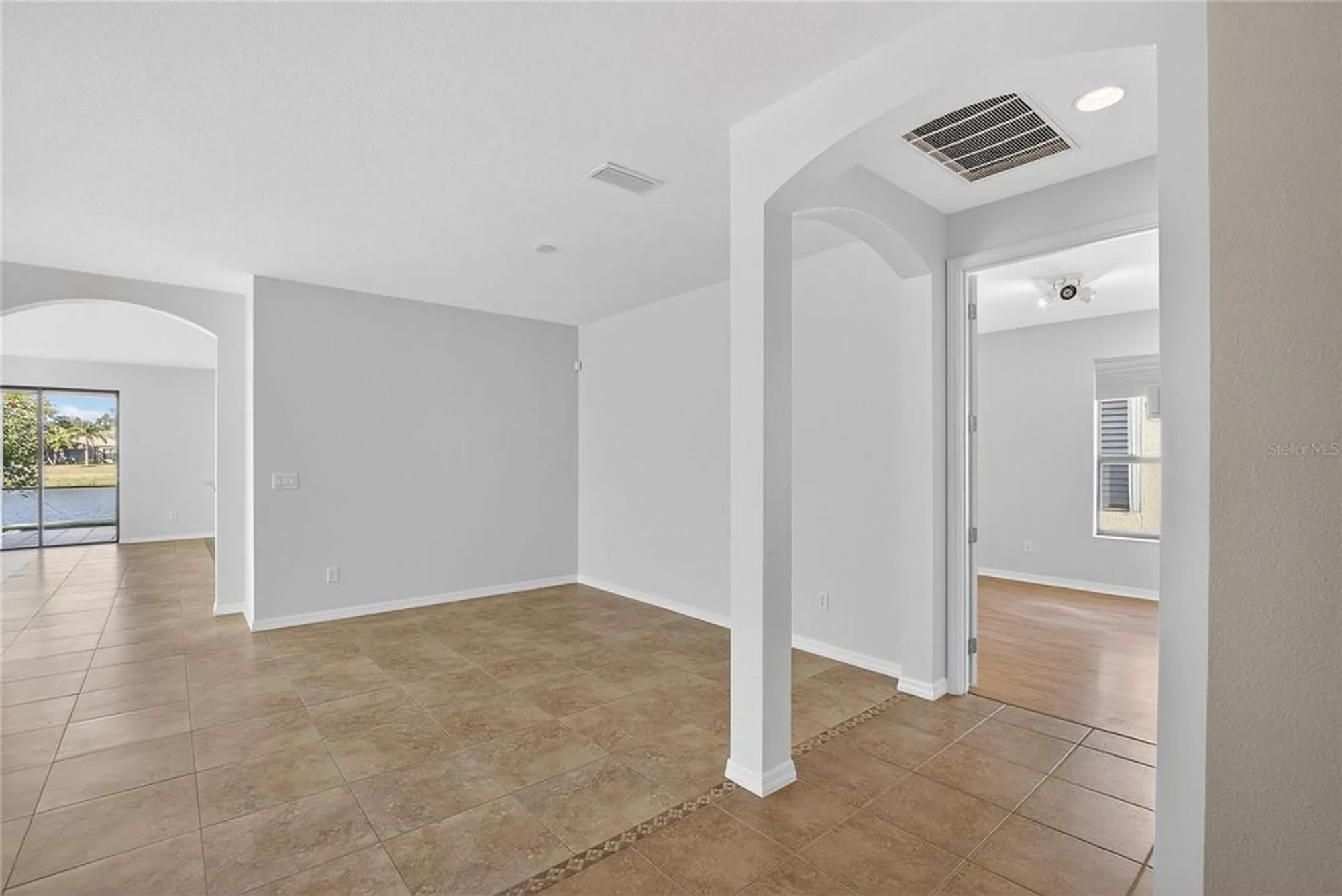 Property Slideshow image 26 of 76 | 331 cedar falls dr, Apollo Beach, FL, 33572