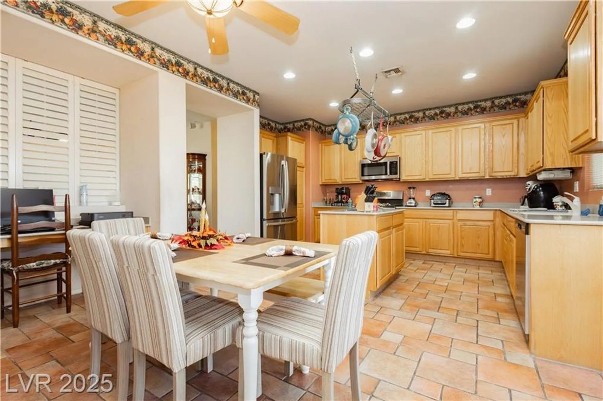 Property Slideshow image 9 of 26 | 1802 cypress bay ave, Henderson, NV, 89012