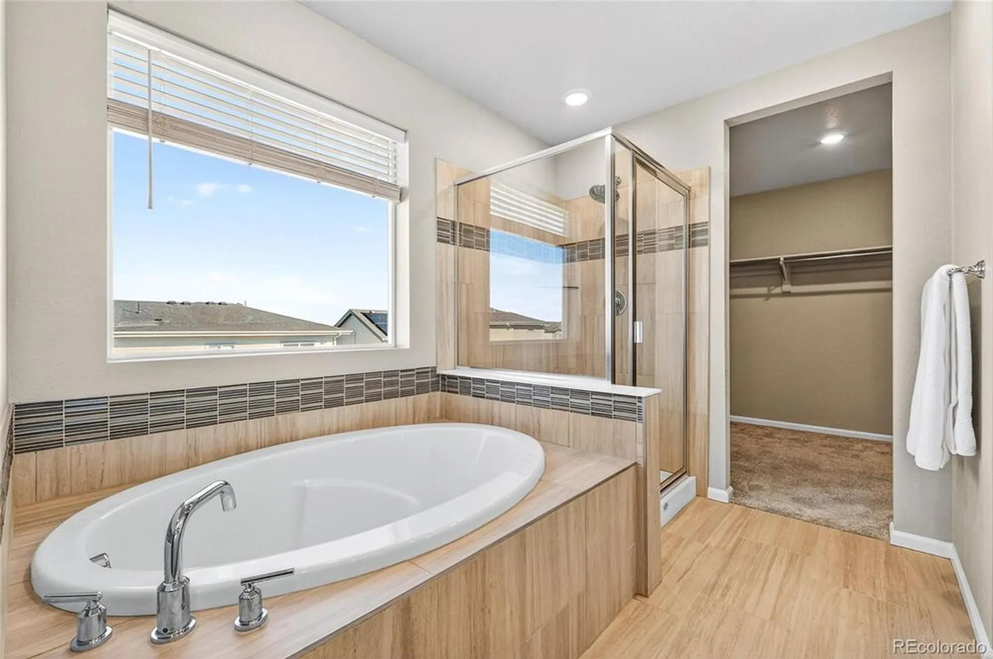 Property Slideshow image 14 of 27 | 3685 sandy vista ln, Castle Rock, CO, 80104