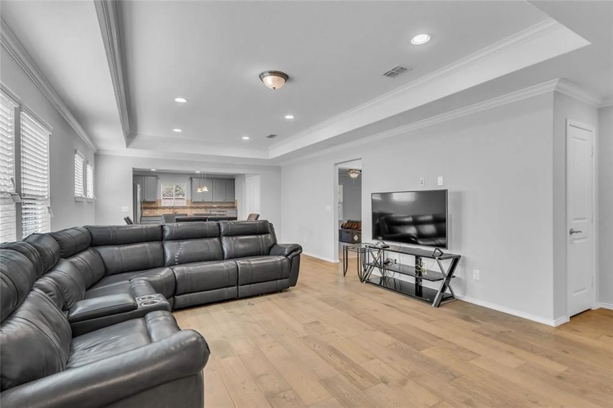 Property Slideshow image 5 of 31 | 8845 twin pines ln, Frisco, TX, 75036