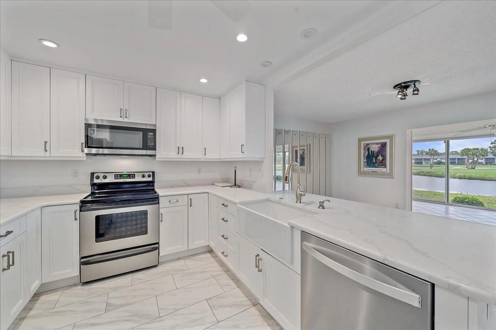 Property Slideshow image 8 of 36 | 7077 w country club dr, Sarasota, FL, 34243