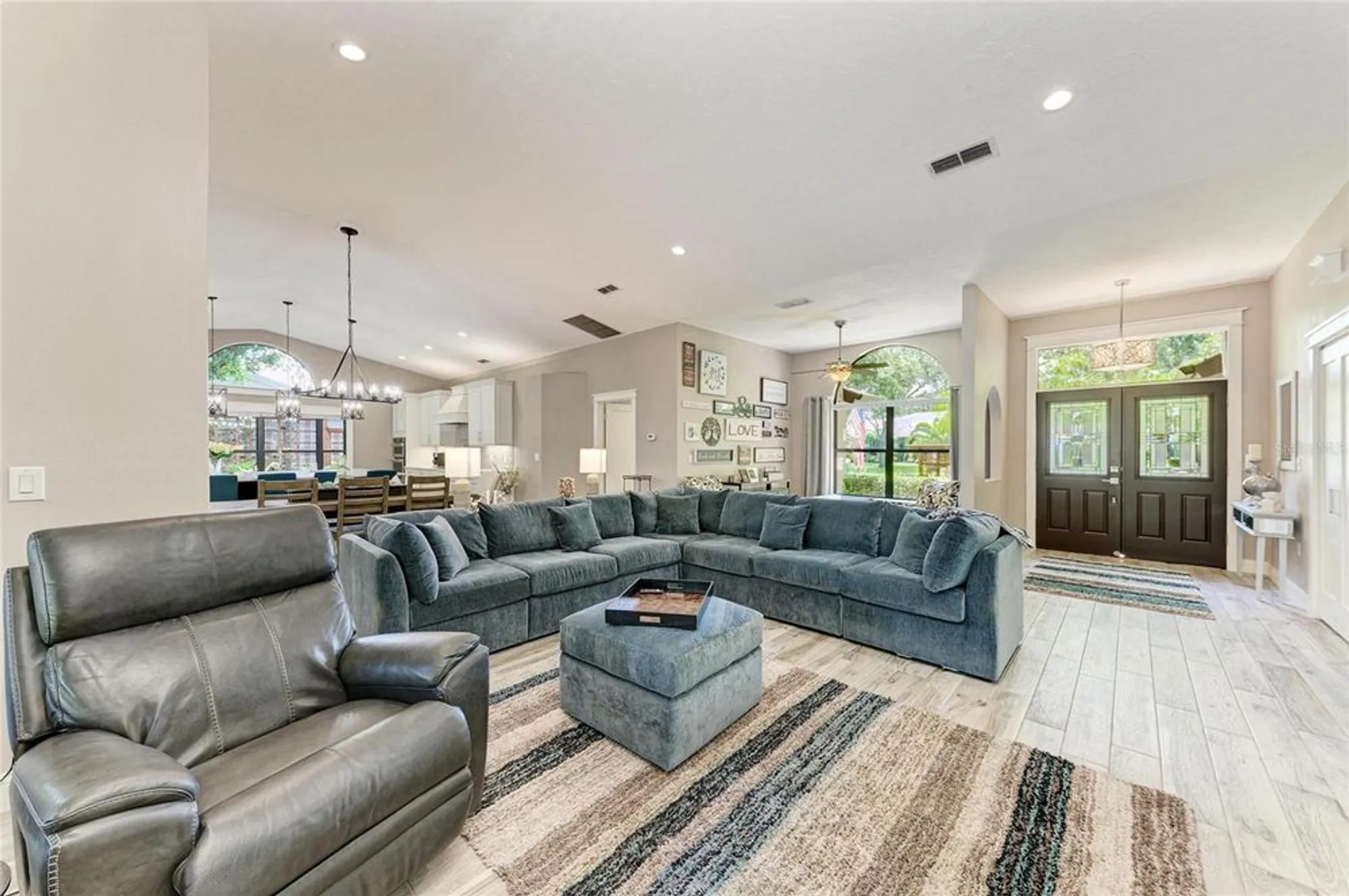 Property Slideshow image 12 of 69 | 8416 palm lakes ct, Sarasota, FL, 34243