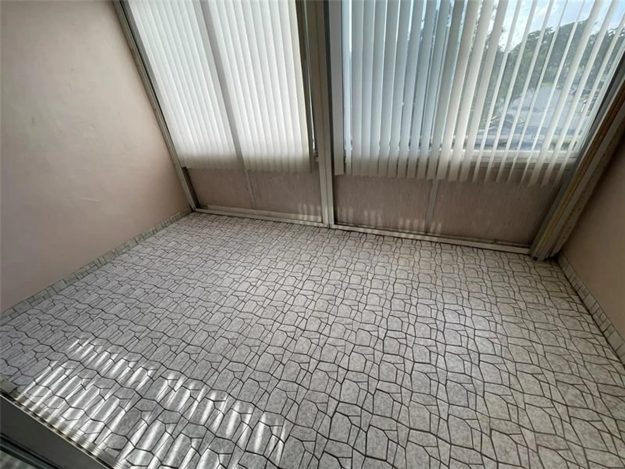 Property Slideshow image 11 of 47 | 1025 country club dr apt 407, Margate, FL, 33063