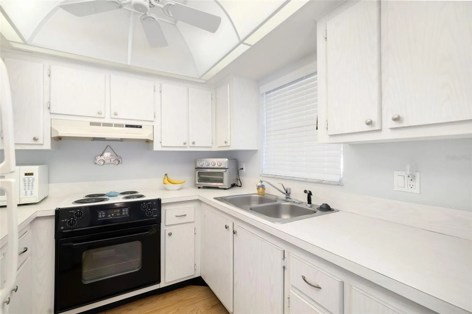 Property Slideshow image 5 of 32 | 202 47th avenue dr 334, Bradenton, FL, 34207