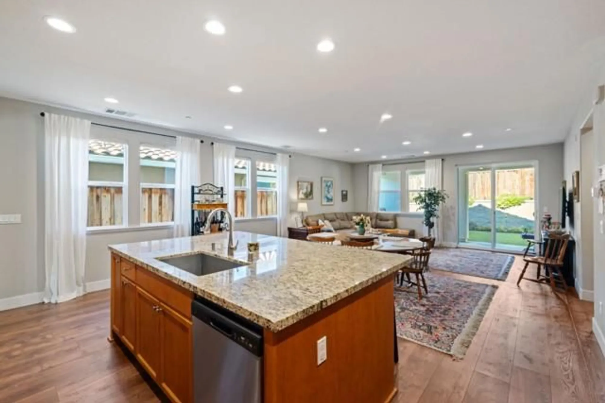 Property Slideshow image 15 of 63 | 1110 mcclellan st, Hollister, CA, 95023