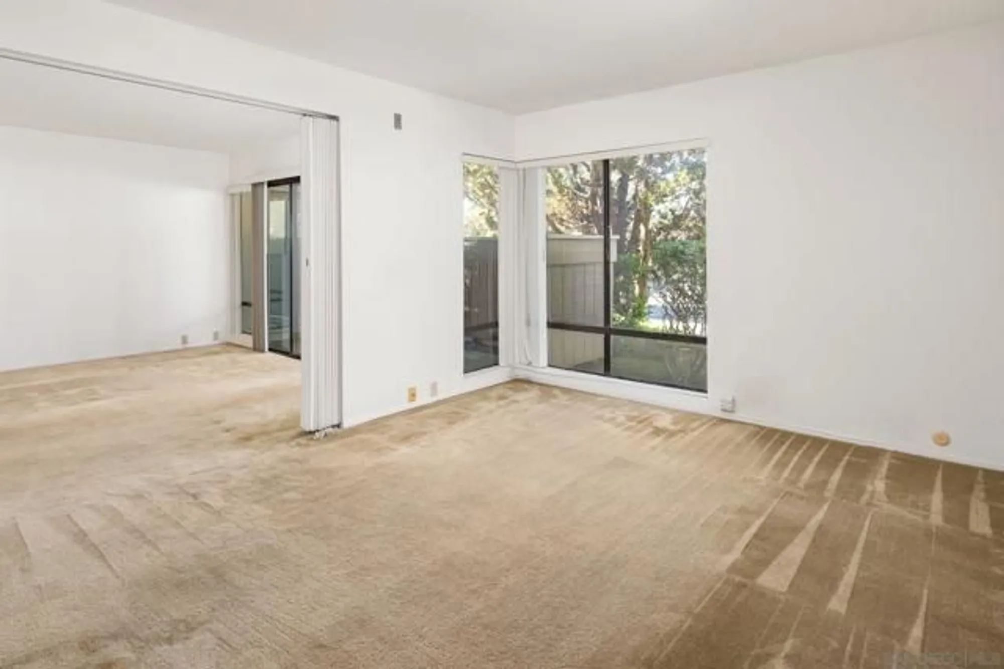 Property Slideshow image 14 of 28 | 12565 oaks north dr 115, San Diego, CA, 92128