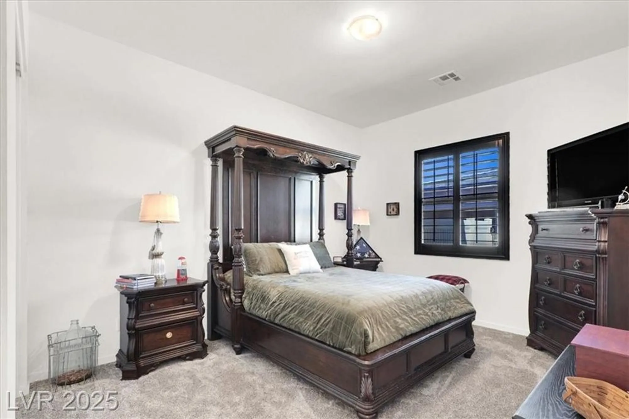 Property Slideshow image 21 of 45 | 727 chopin hills st, Henderson, NV, 89011