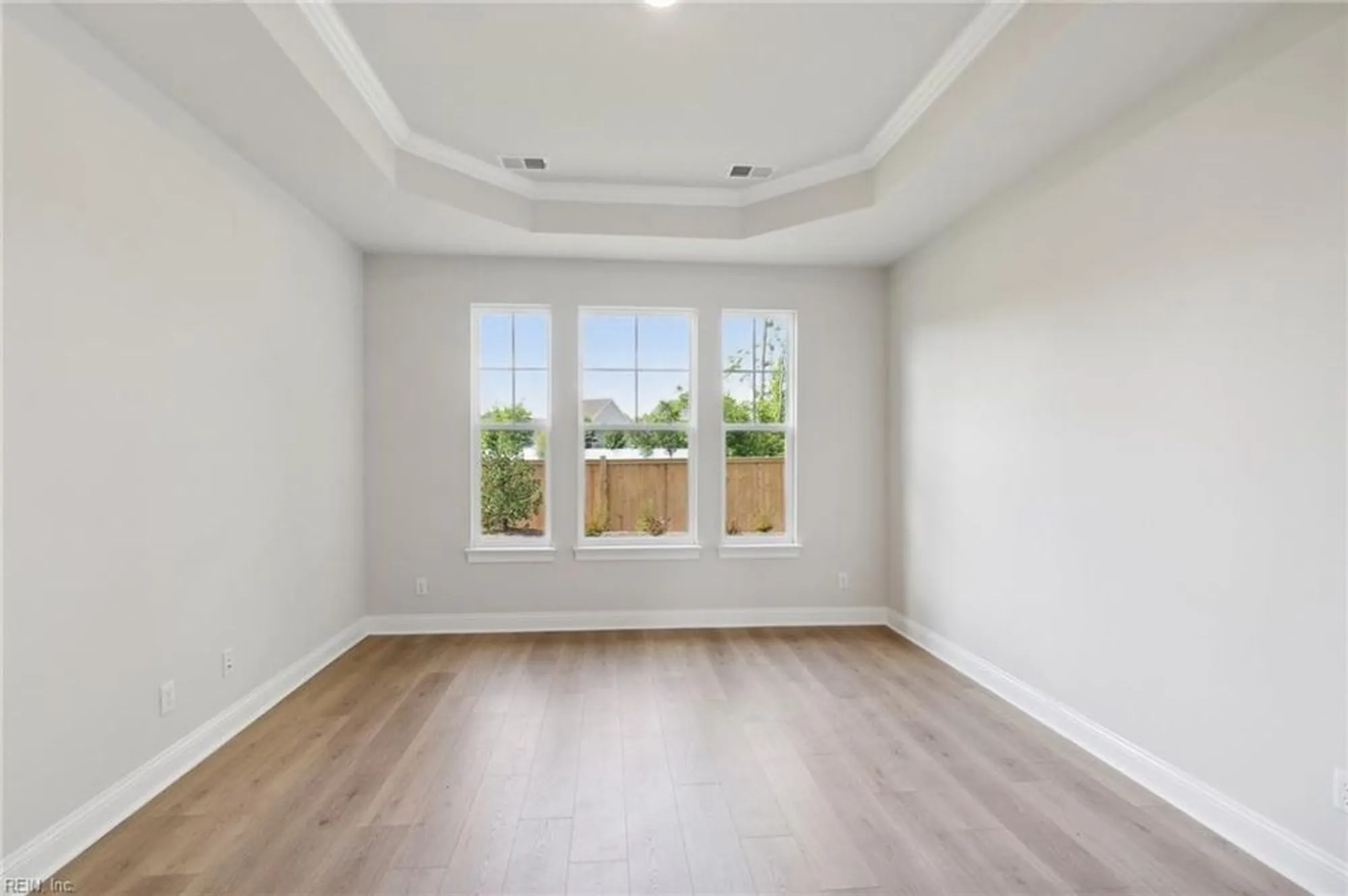 Property Slideshow image 12 of 25 | 2216 edwin dr, Chesapeake, VA, 23322