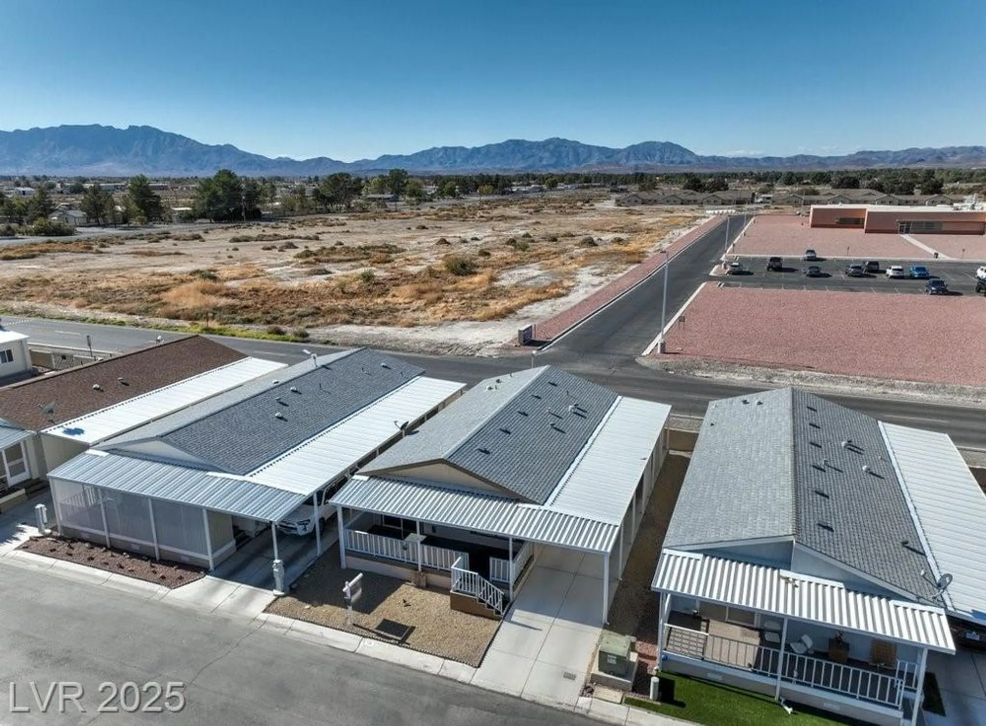 Property Slideshow image 21 of 44 | 581 montecito dr, Pahrump, NV, 89048