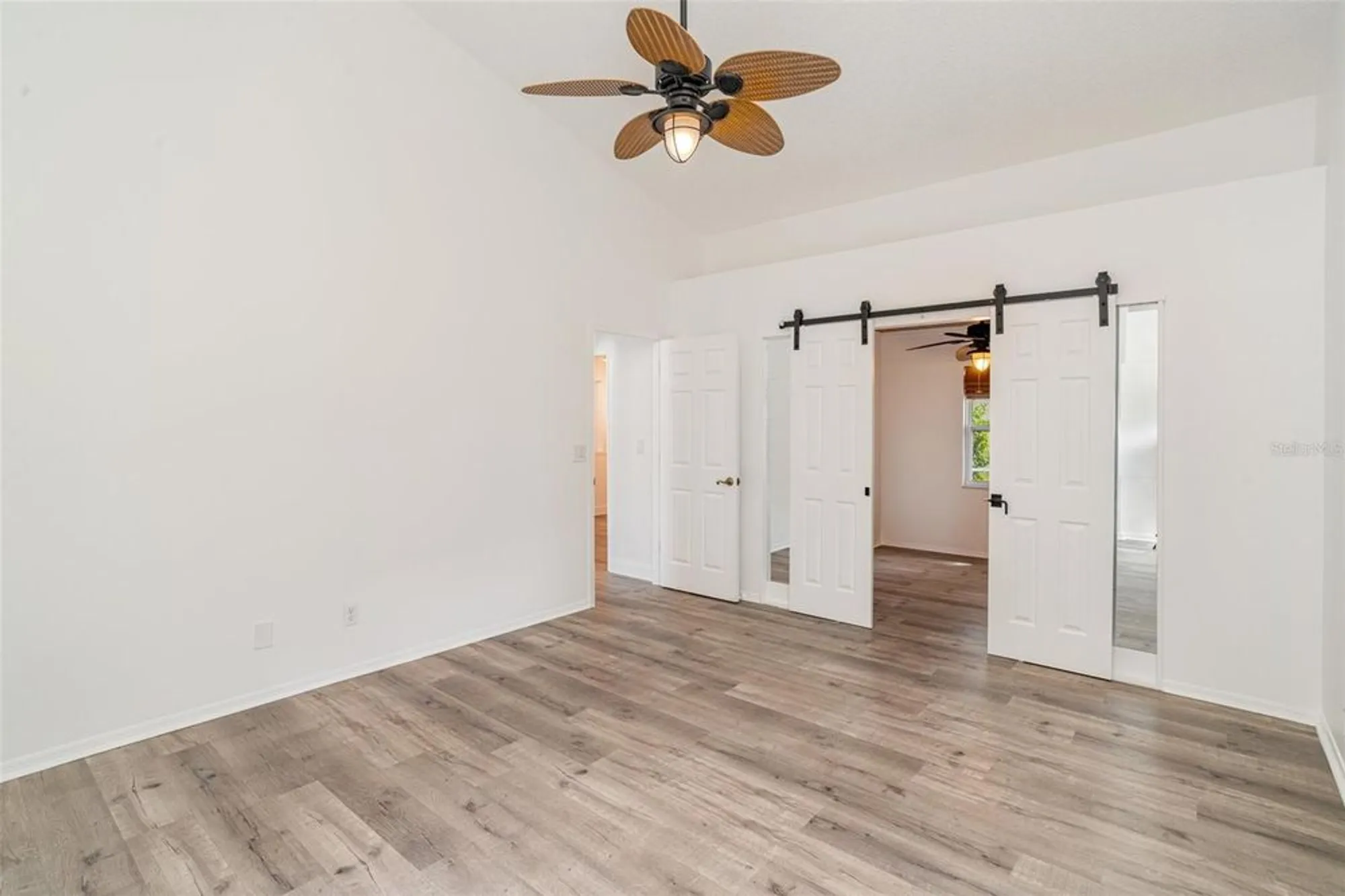 Property Slideshow image 16 of 31 | 2048 berry roberts dr, Sun City Center, FL, 33573