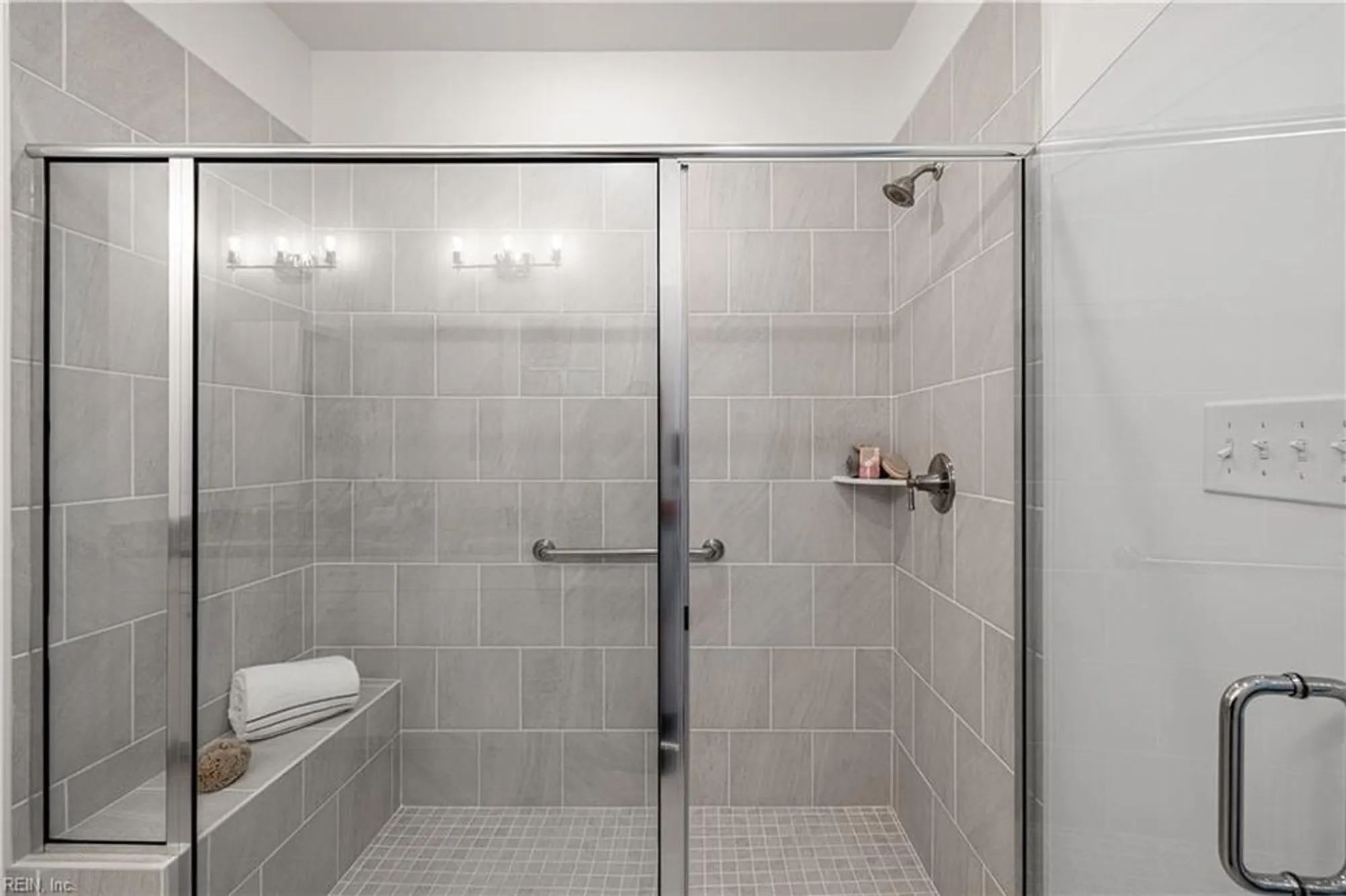 Property Slideshow image 19 of 47 | 206 oxford ave # 47-2, Smithfield, VA, 23430