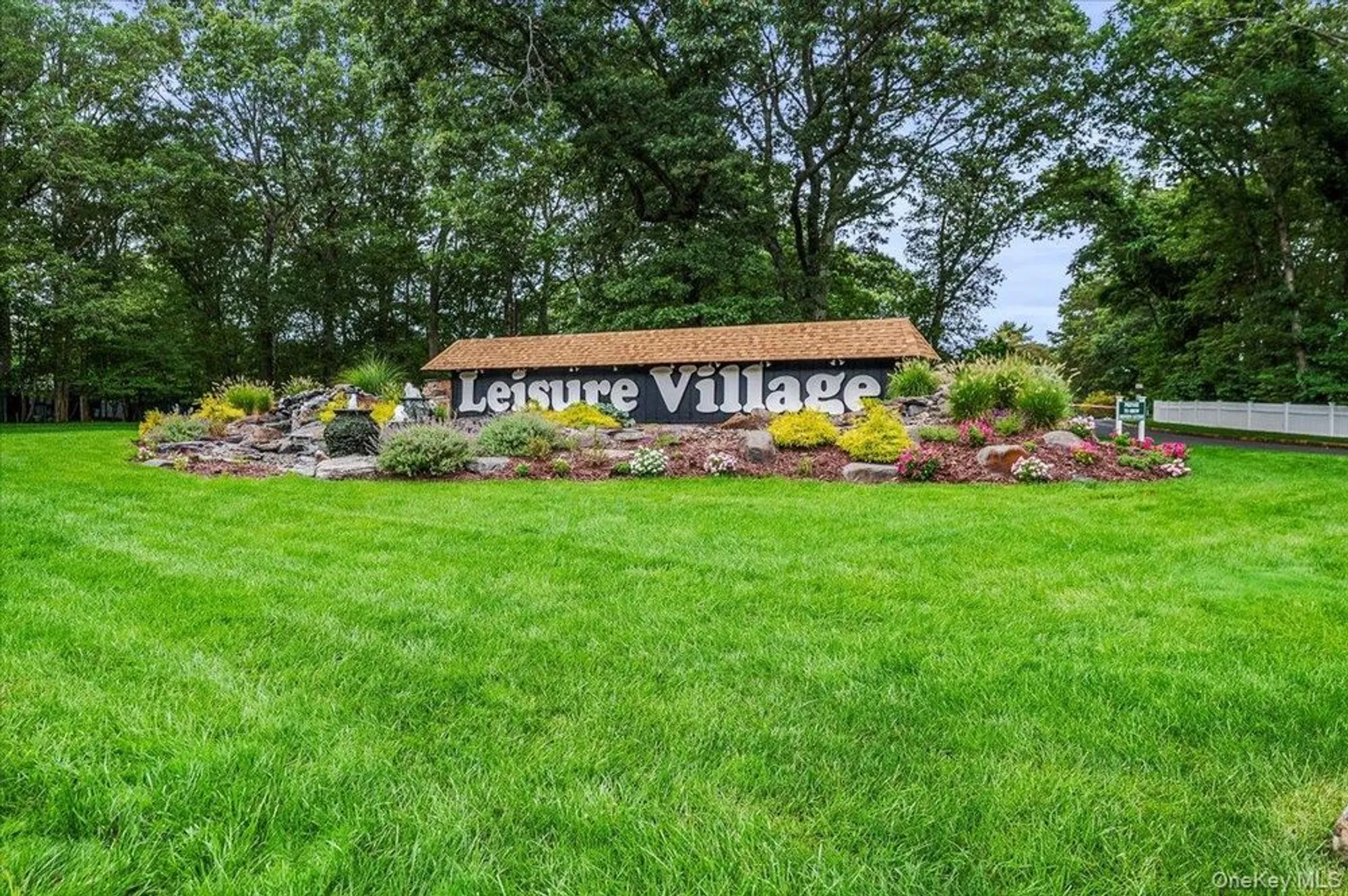 Property Slideshow image 18 of 23 | 48 trent ct b, Ridge, NY, 11961