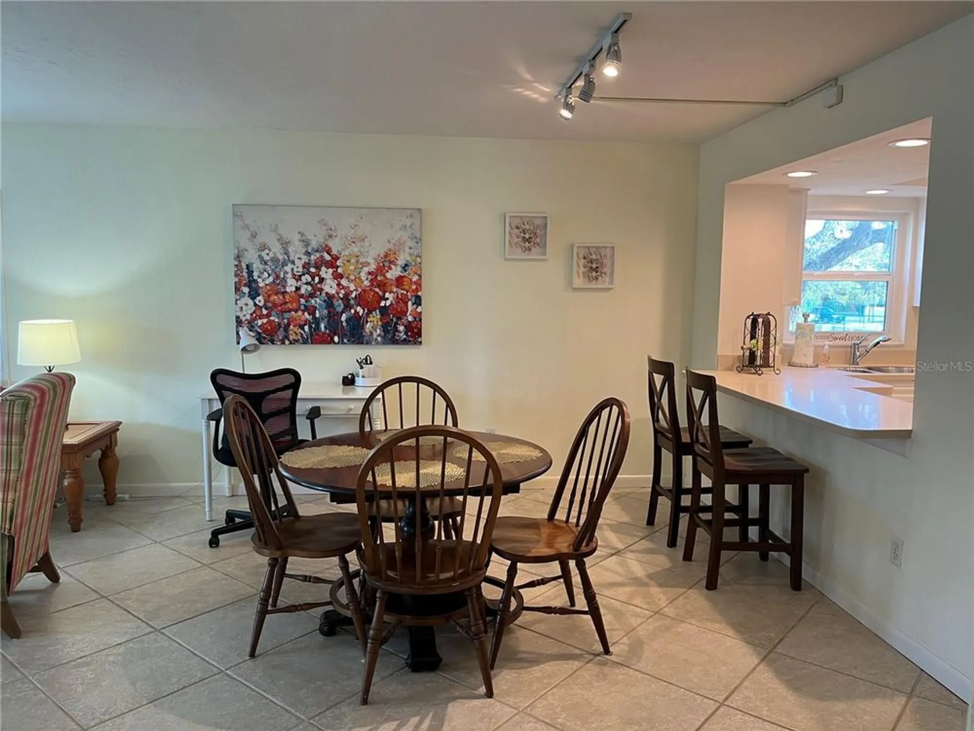 Property Slideshow image 19 of 32 | 1257 s portofino dr apt 208, Sarasota, FL, 34242