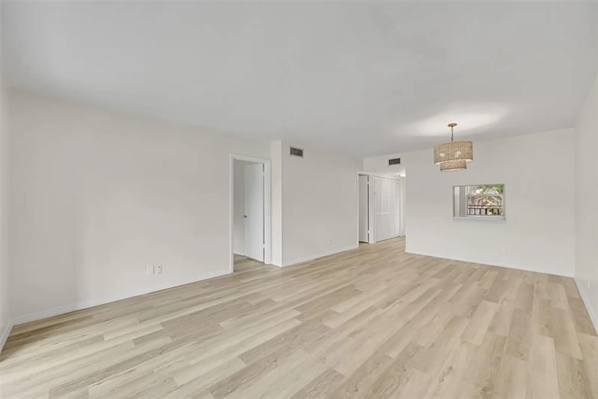 Property Slideshow image 5 of 42 | 23 abbey ln 202, Delray Beach, FL, 33446