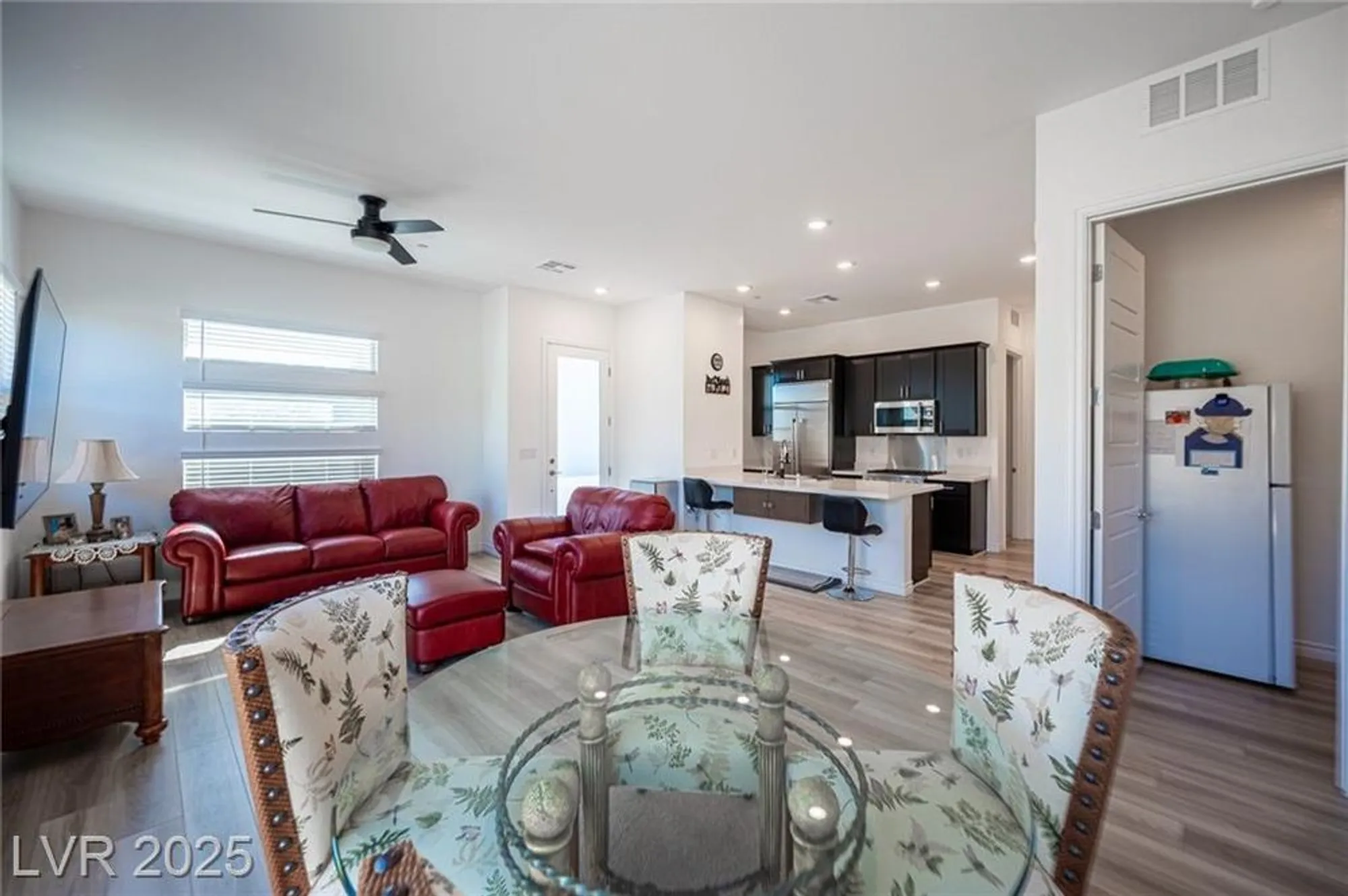 Property Slideshow image 16 of 46 | 932 belleforte ln, Las Vegas, NV, 89138
