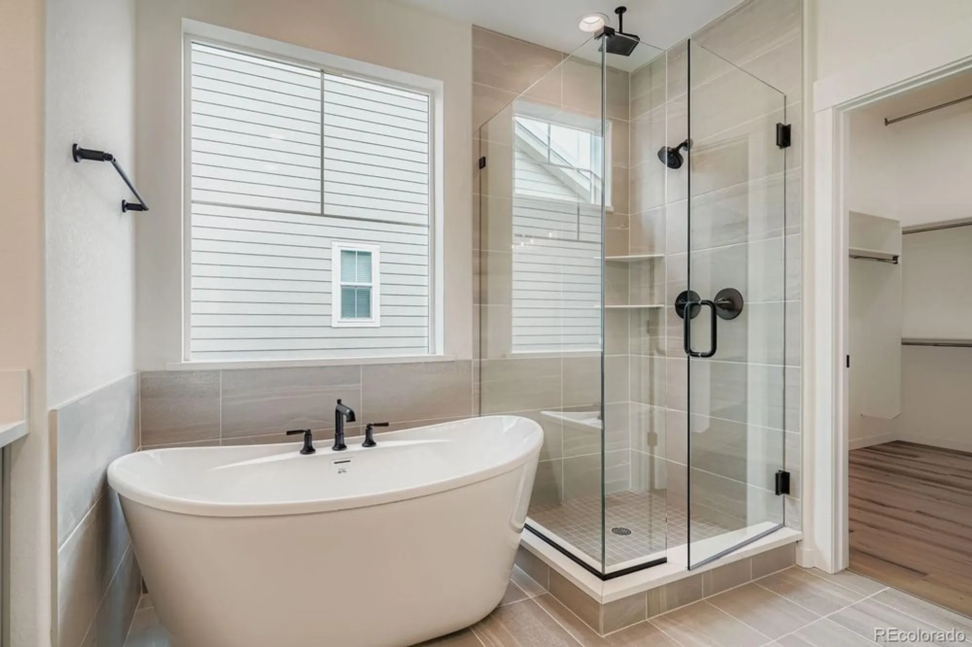Property Slideshow image 16 of 28 | 8925 s riviera way, Aurora, CO, 80016