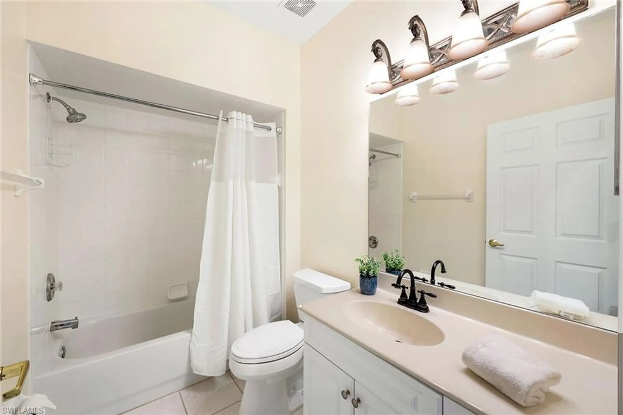 Property Slideshow image 19 of 32 | 3461 pointe creek ct 102, Bonita Springs, FL, 34134