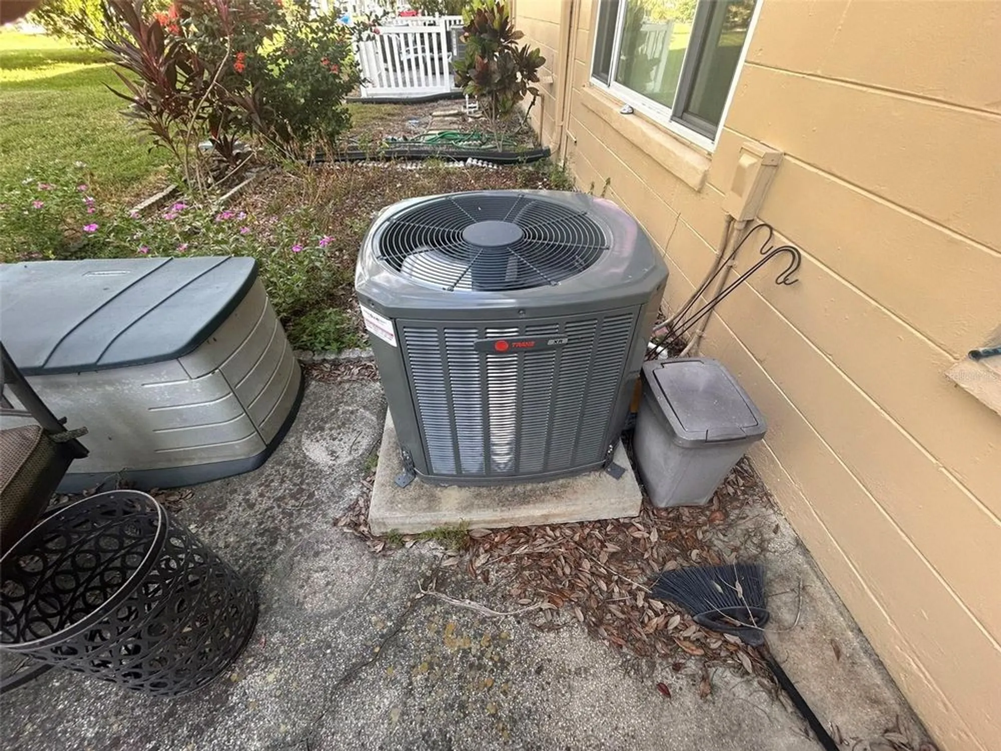 Property Slideshow image 34 of 55 | 2402 ecuadorian way apt 18, Clearwater, FL, 33763