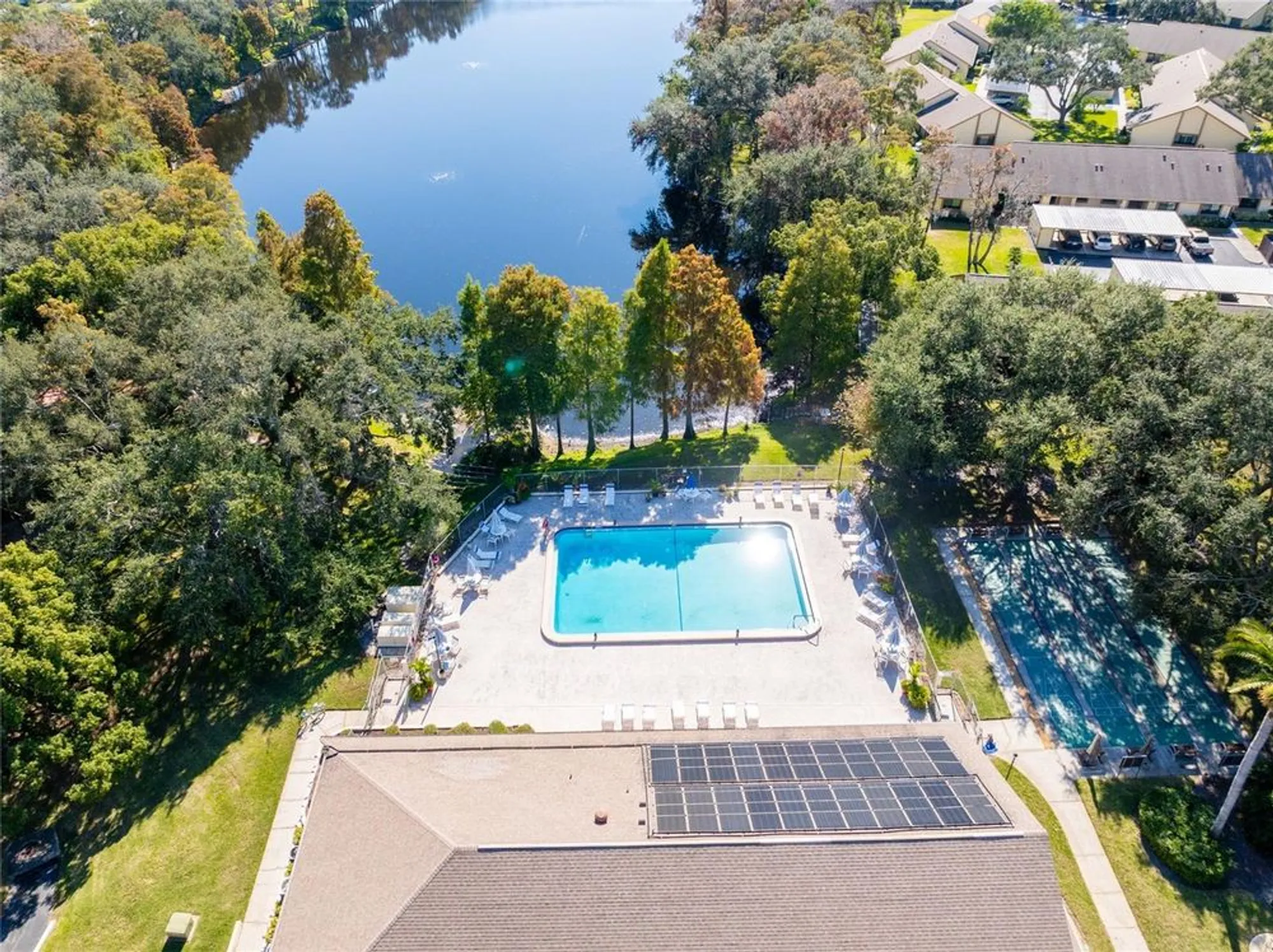 Property Slideshow image 32 of 32 | 2502 laurelwood dr # 3b, Clearwater, FL, 33763