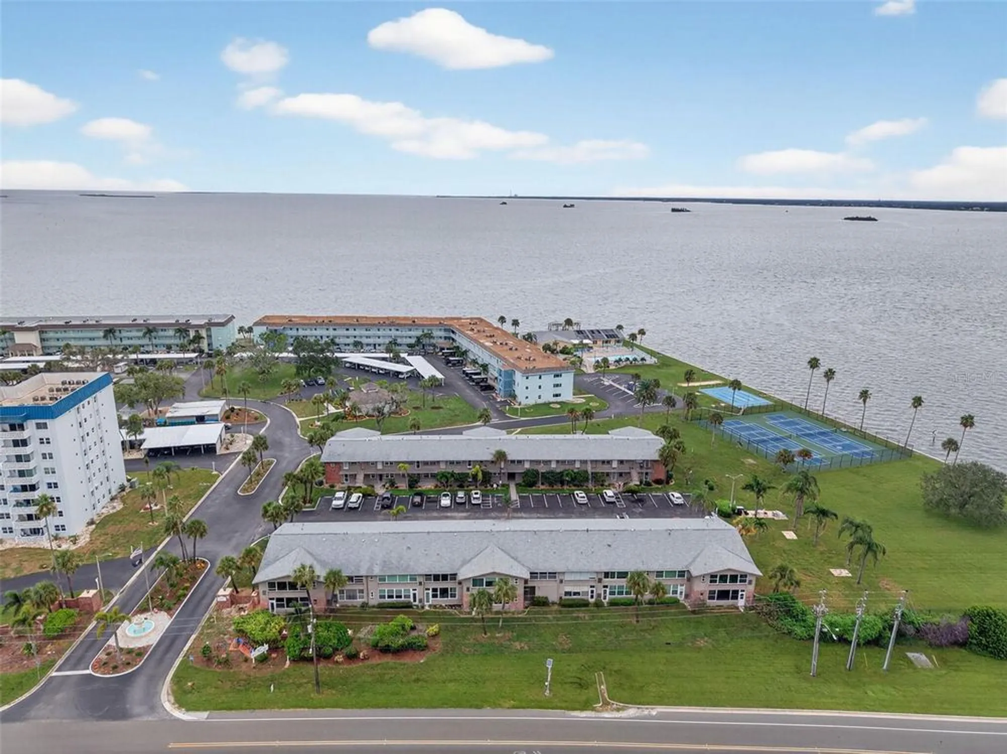 Property Slideshow image 33 of 44 | 2 causeway blvd 101, Dunedin, FL, 34698