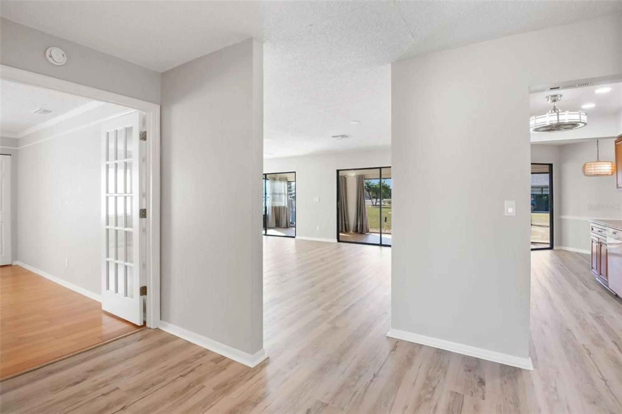 Property Slideshow image 6 of 51 | 302 linger ln, Sun City Center, FL, 33573