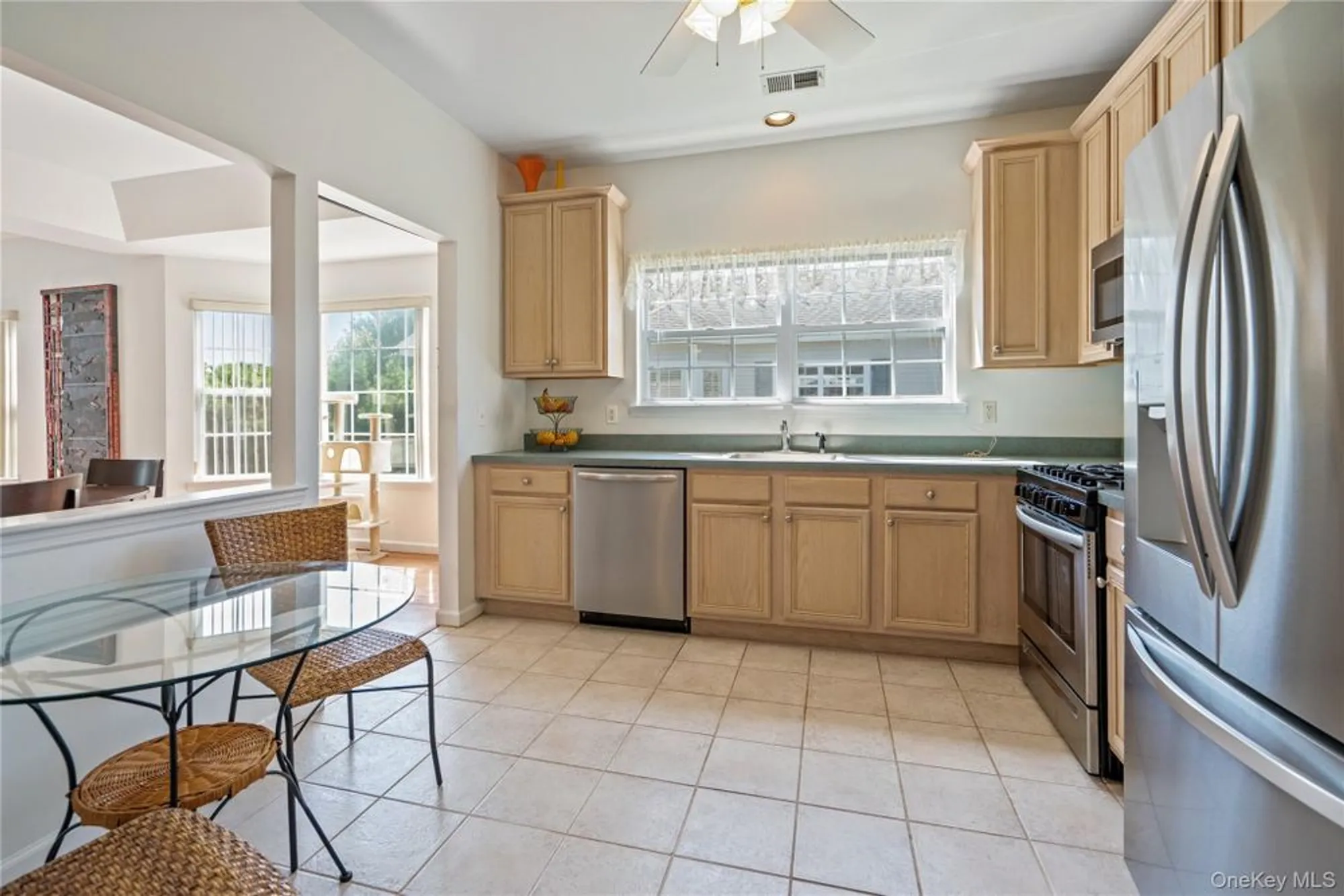 Property Slideshow image 6 of 32 | 514 highland ct # a3, Moriches, NY, 11955