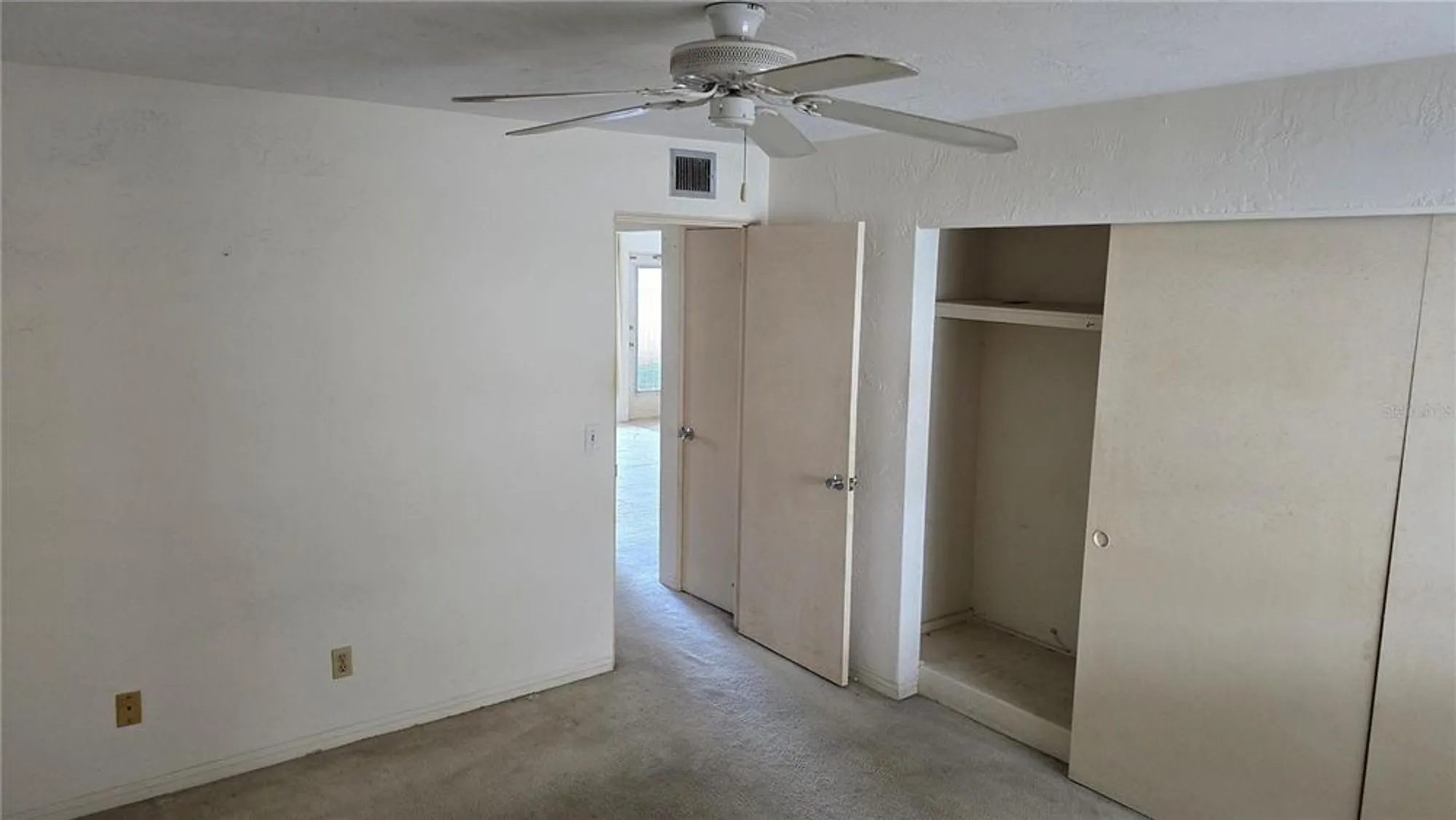 Property Slideshow image 15 of 25 | 2461 canadian way 33, Clearwater, FL, 33763