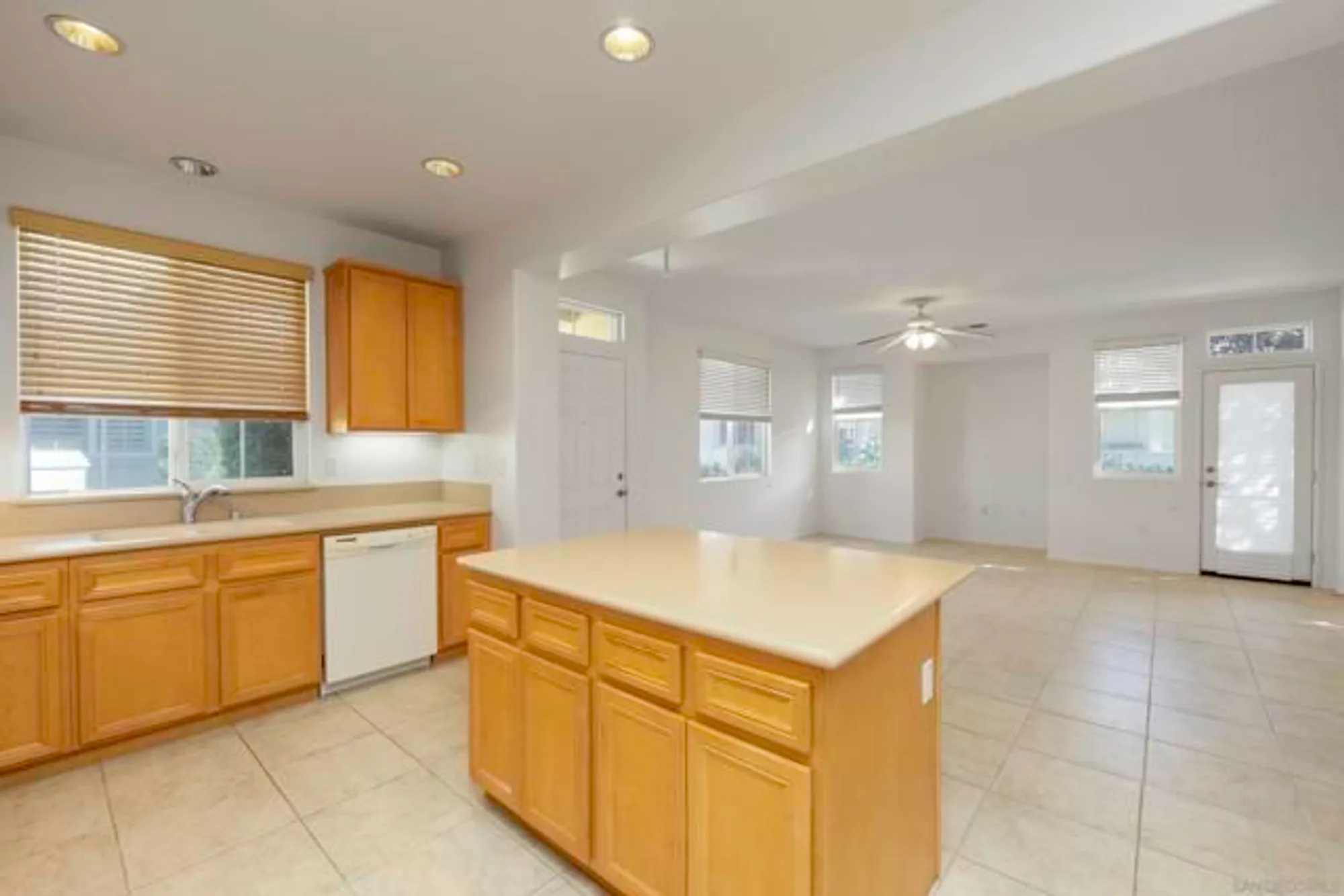 Property Slideshow image 8 of 47 | 1645 beaver crk a, Beaumont, CA, 92223