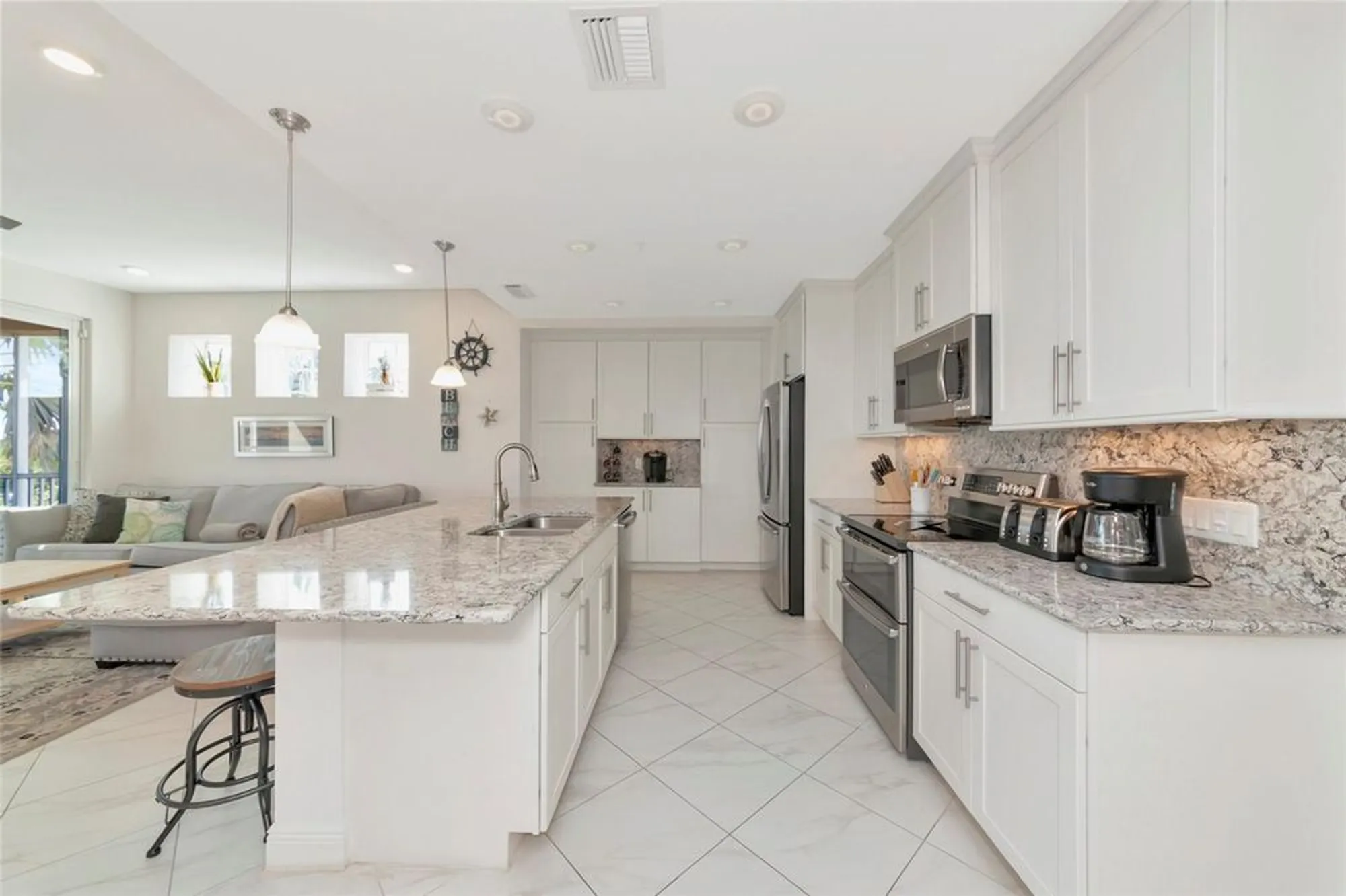 Property Slideshow image 8 of 78 | 395 aruba cir 203, Bradenton, FL, 34209