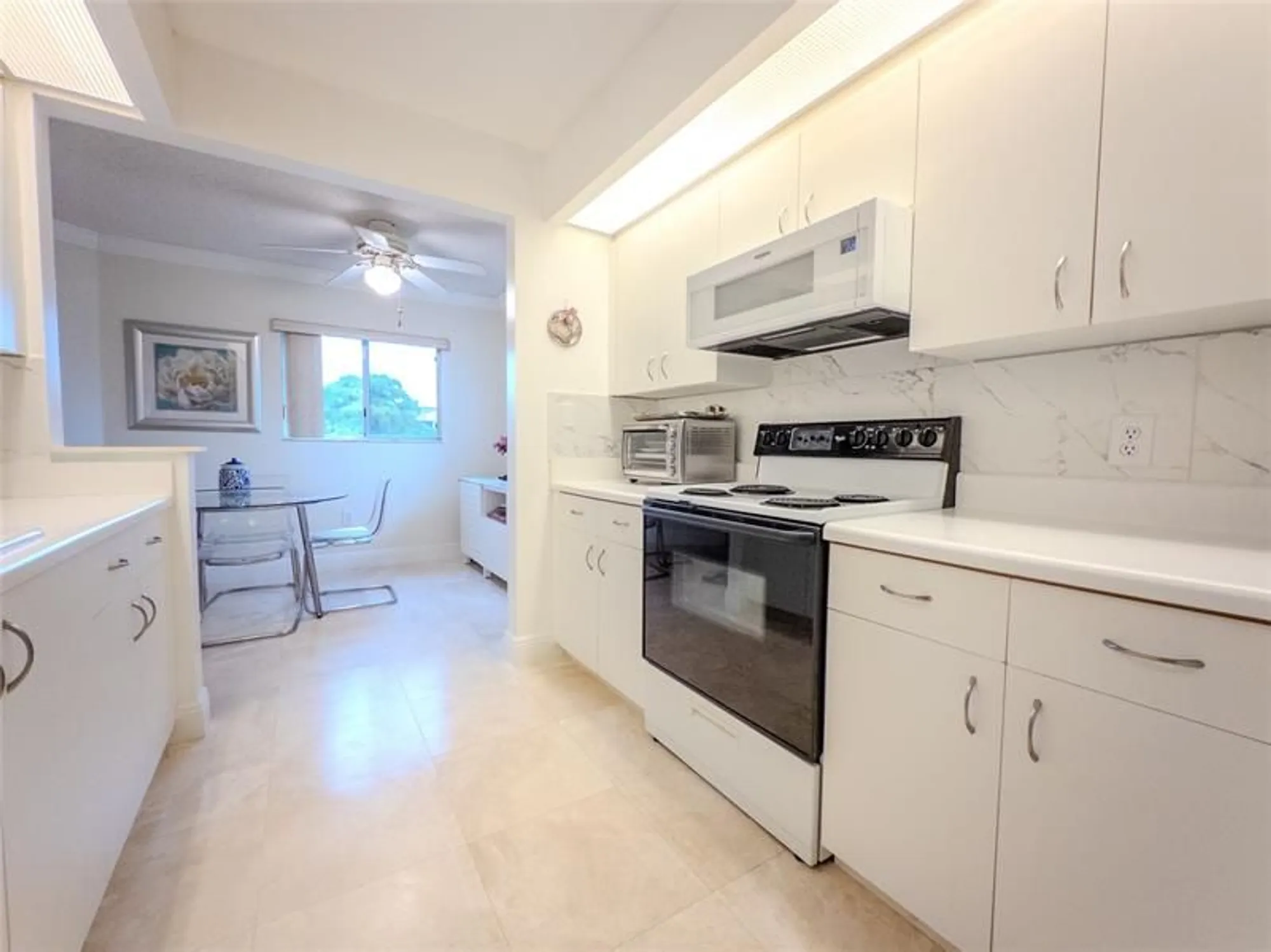Property Slideshow image 7 of 40 | 901 sw 141st ave apt 301, Pembroke Pines, FL, 33027