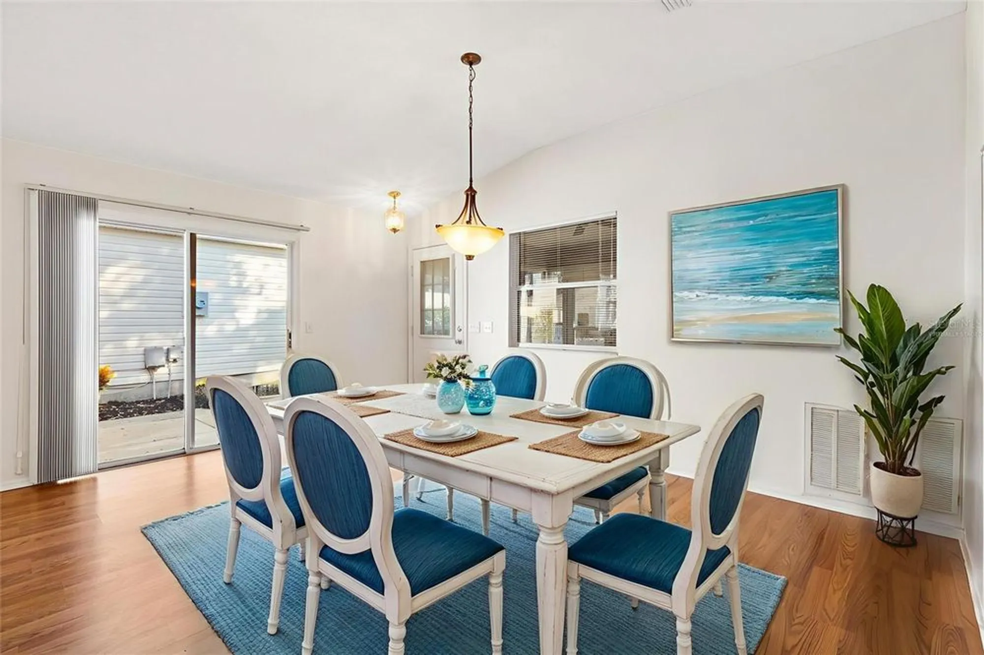 Property Slideshow image 11 of 33 | 428 canterbury ct, The Villages, FL, 32162