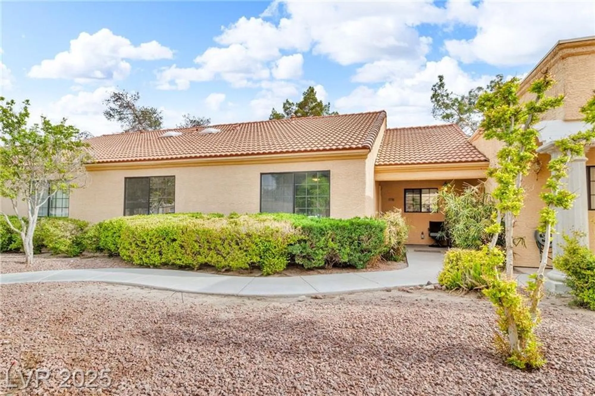 Property Slideshow image 1 of 17 | 2851 s valley view blvd 1098, Las Vegas, NV, 89102