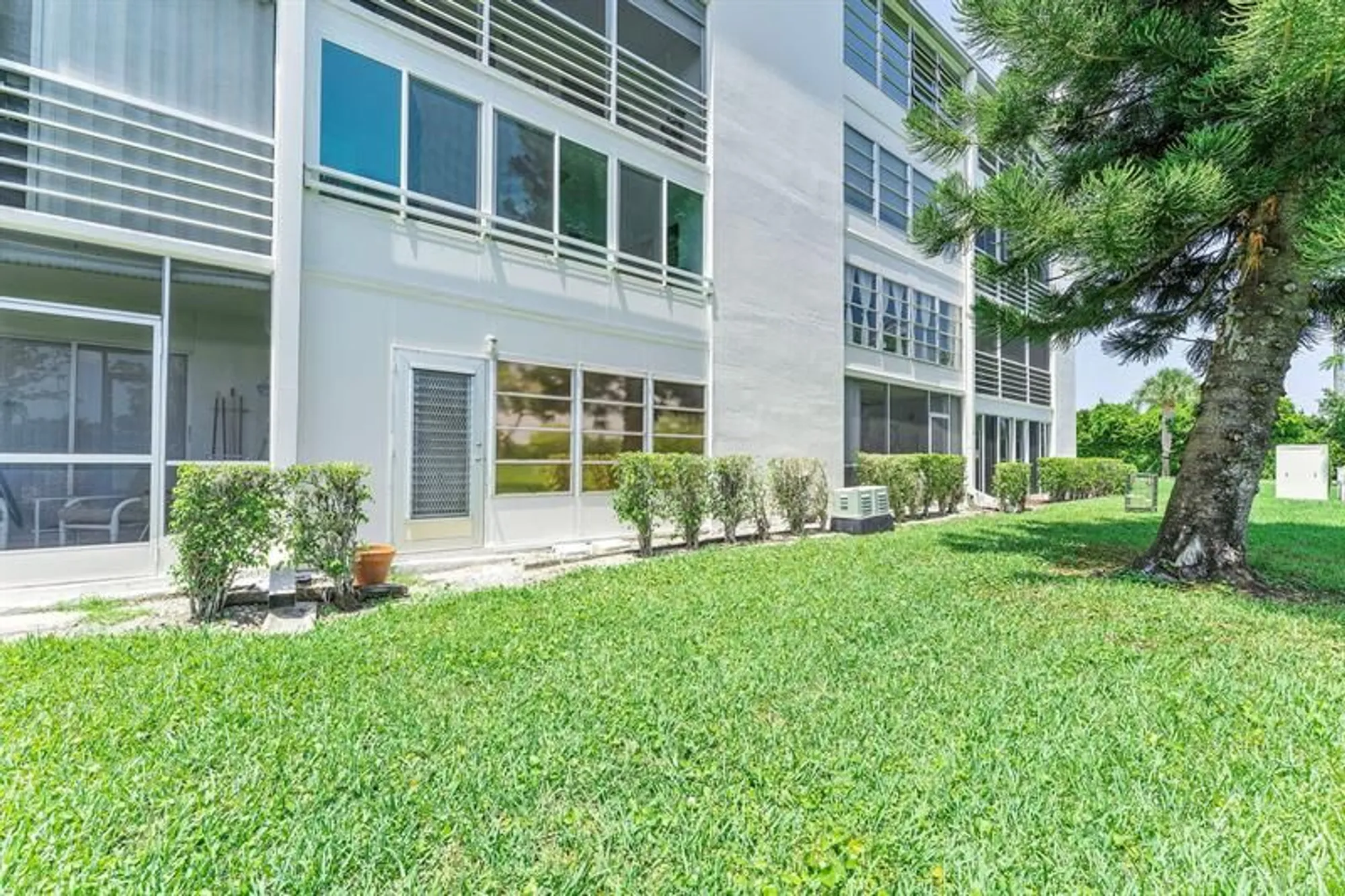 Property Slideshow image 13 of 33 | 1052 hythe c # 1052, Boca Raton, FL, 33434