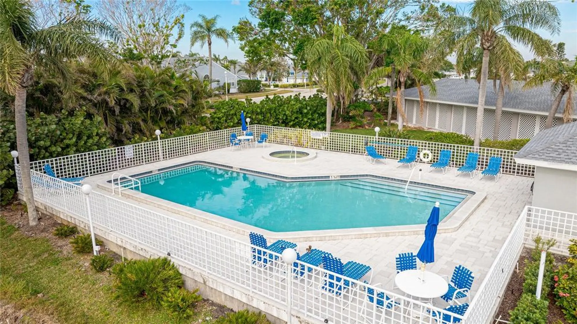 Property Slideshow image 35 of 73 | 1109 edgewater cir # 1109, Bradenton, FL, 34209