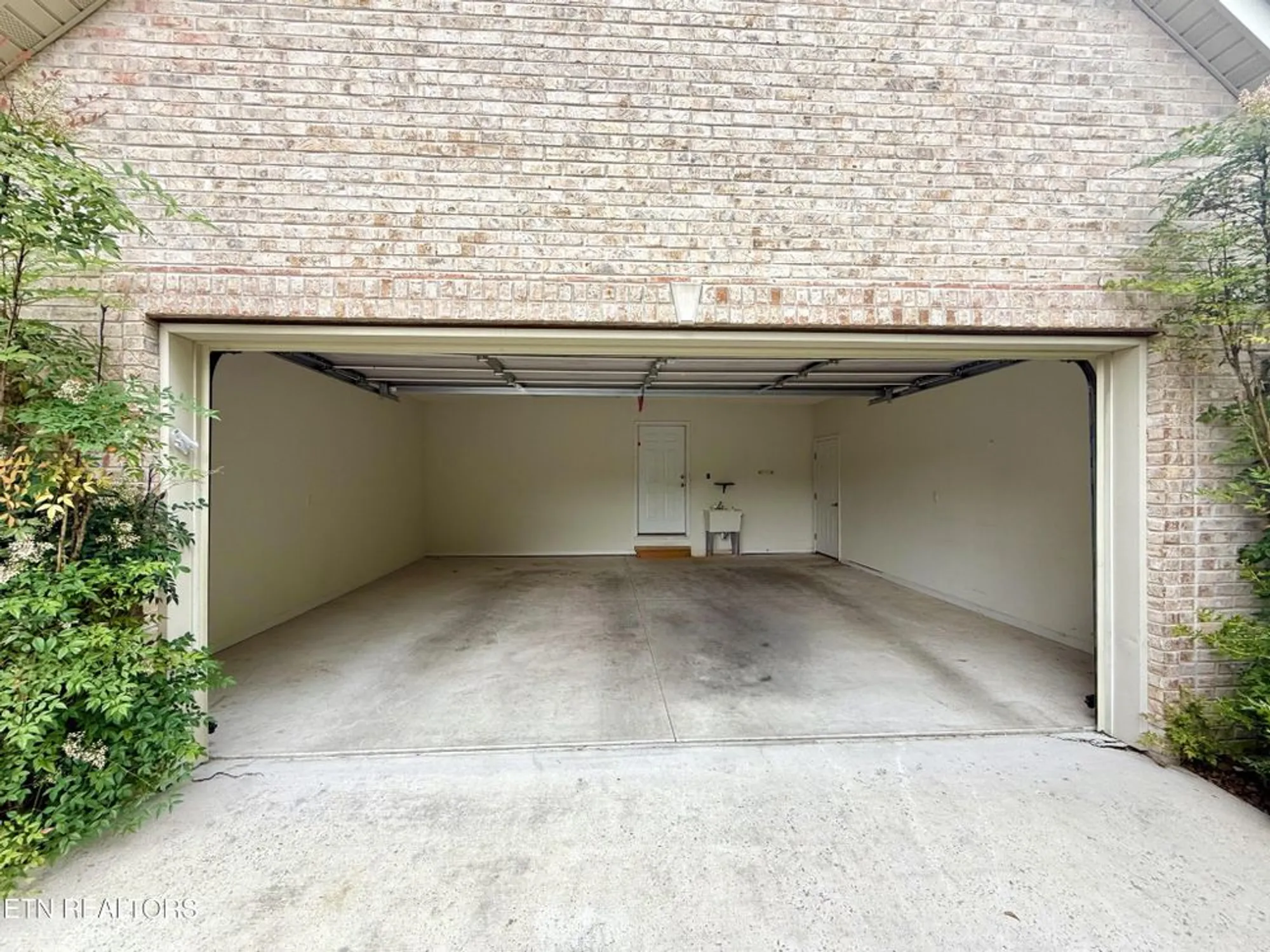 Property Slideshow image 38 of 55 | 17 kenwood ct, Crossville, TN, 38558