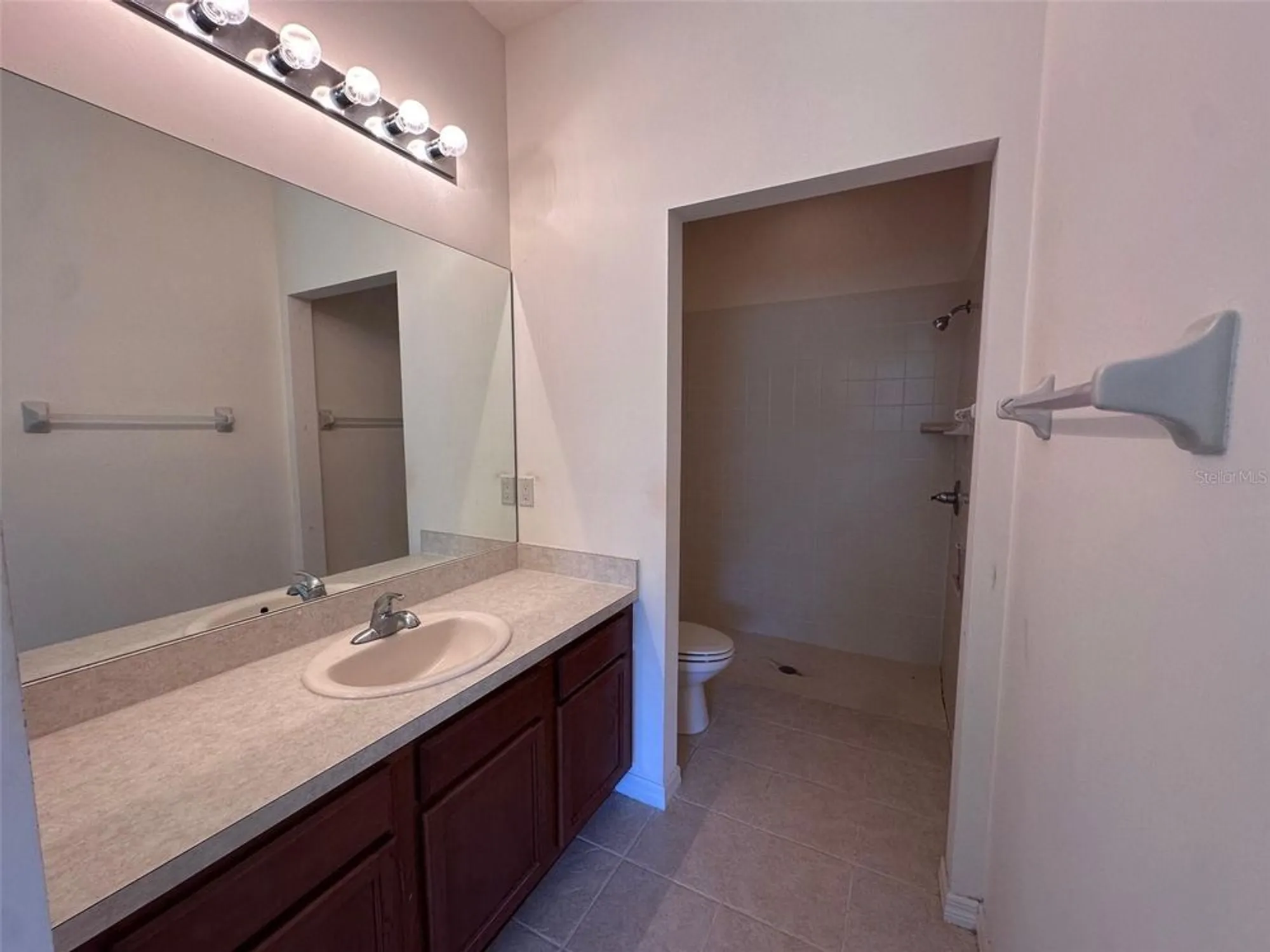 Property Slideshow image 13 of 17 | 1224 vienna square dr, Winter Haven, FL, 33884
