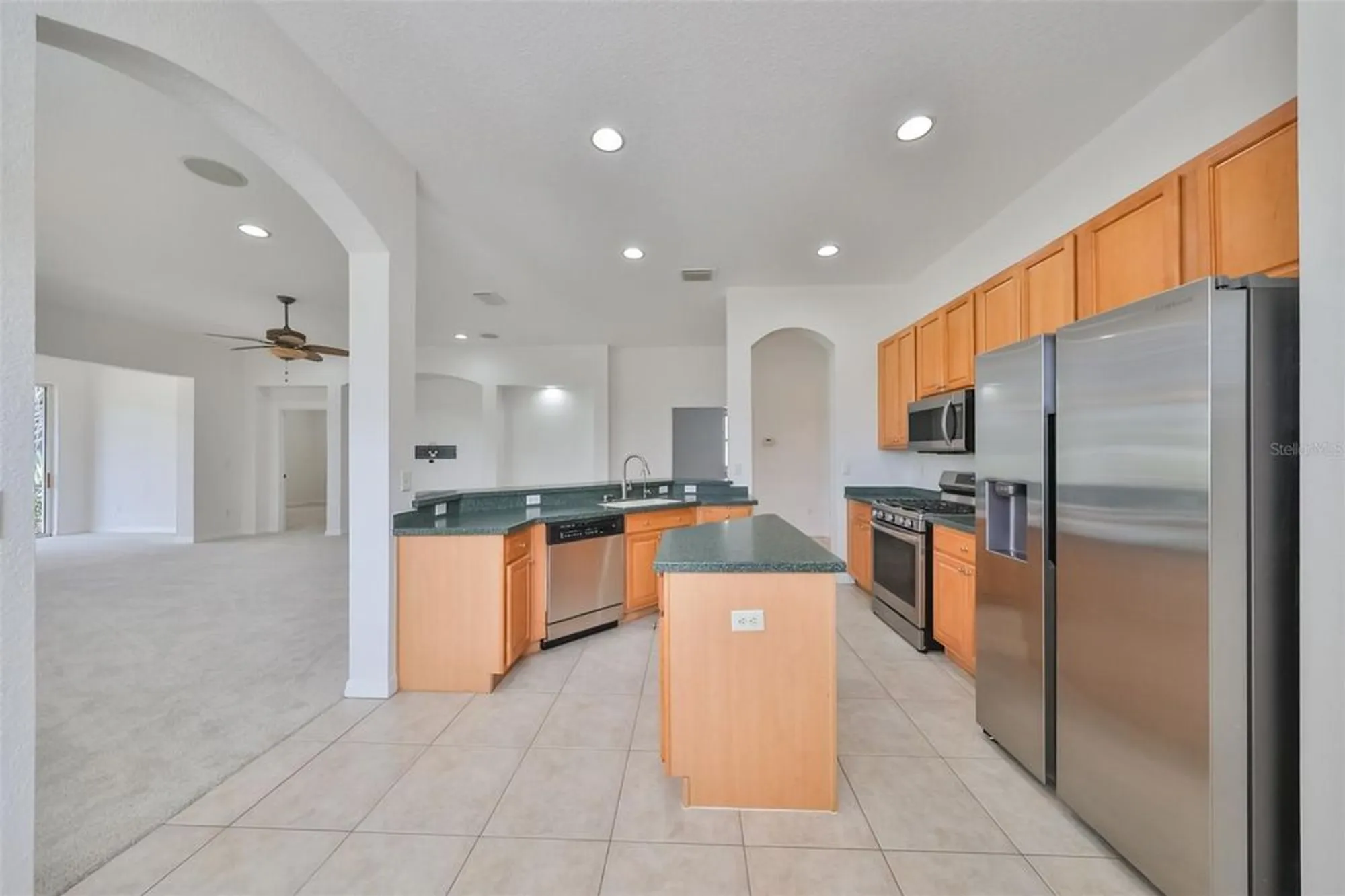 Property Slideshow image 10 of 35 | 404 grand chateaux way, Sun City Center, FL, 33573